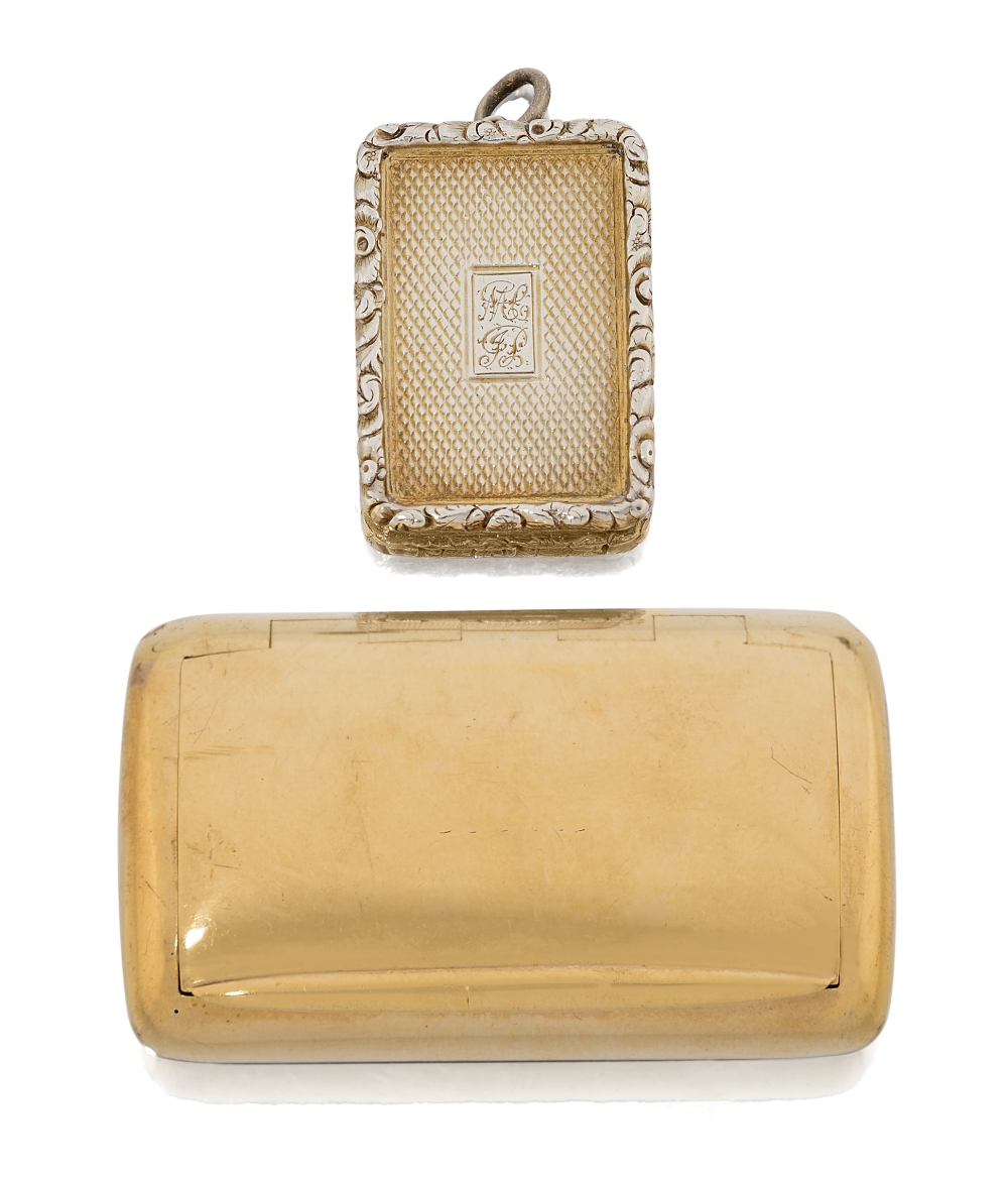 An 18ct gold Victorian snuff box, maker WS, of rounded rectangular form, approx. length 5.5cm, and a