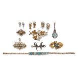 A group of jewellery, comprising: a Victorian rose-cut diamond twin swallow bar brooch; A