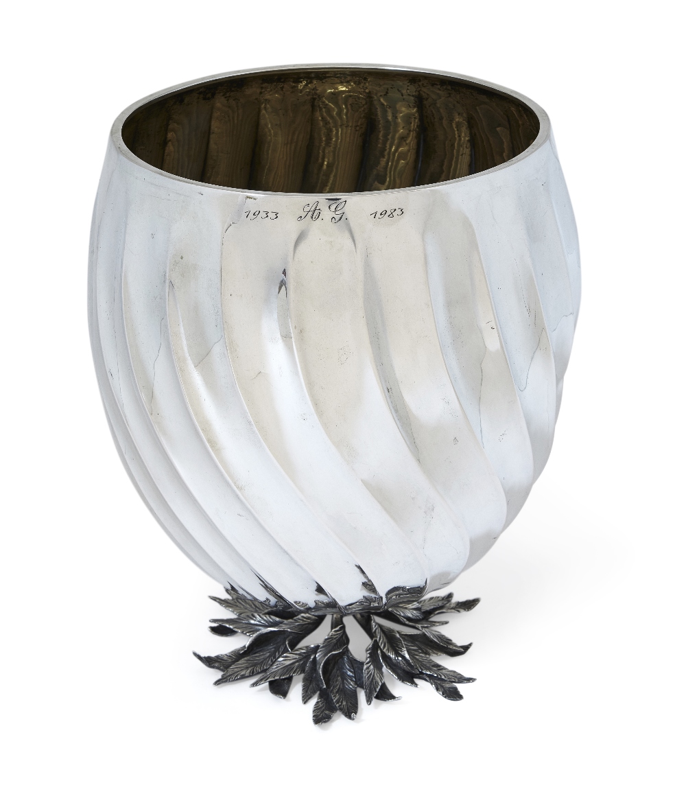 Gabrielle De Vecchi (1938-2011) for Calderoni Gioielli ( 800 silver ), Decorative vase on leaf