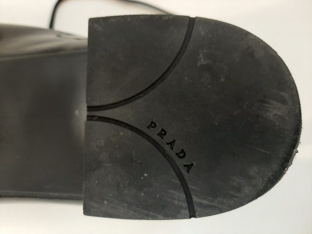 Prada: a pair of black patent leather lace up shoes, size '38.5', with gilded logo to insole and - Image 30 of 52