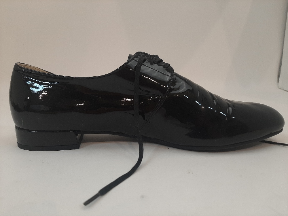 Prada: a pair of black patent leather lace up shoes, size '38.5', with gilded logo to insole and - Image 18 of 52