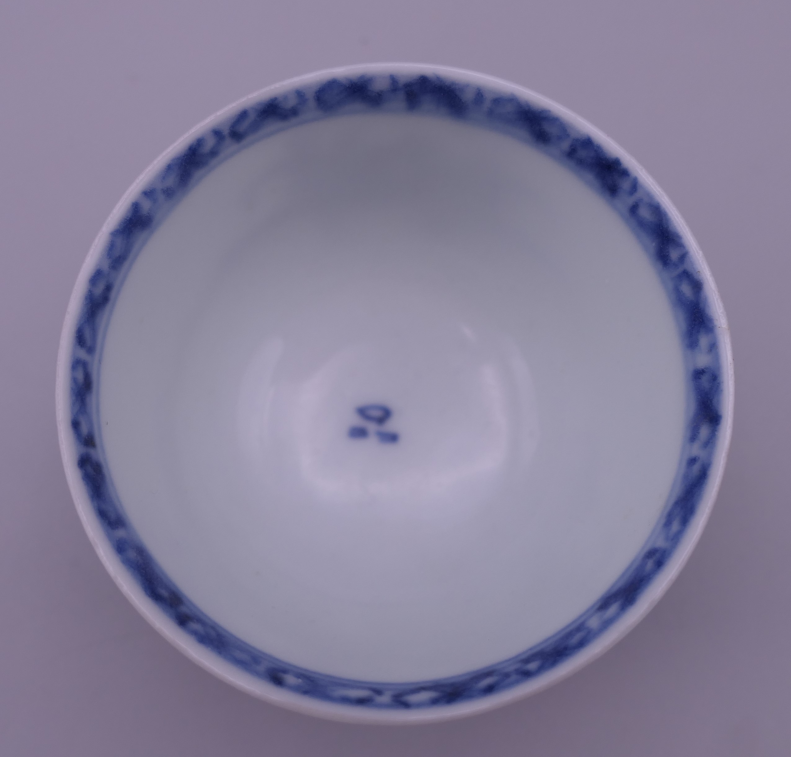 Two Nanking Cargo Chinese blue and white porcelain tea bowls and saucers. - Image 10 of 13