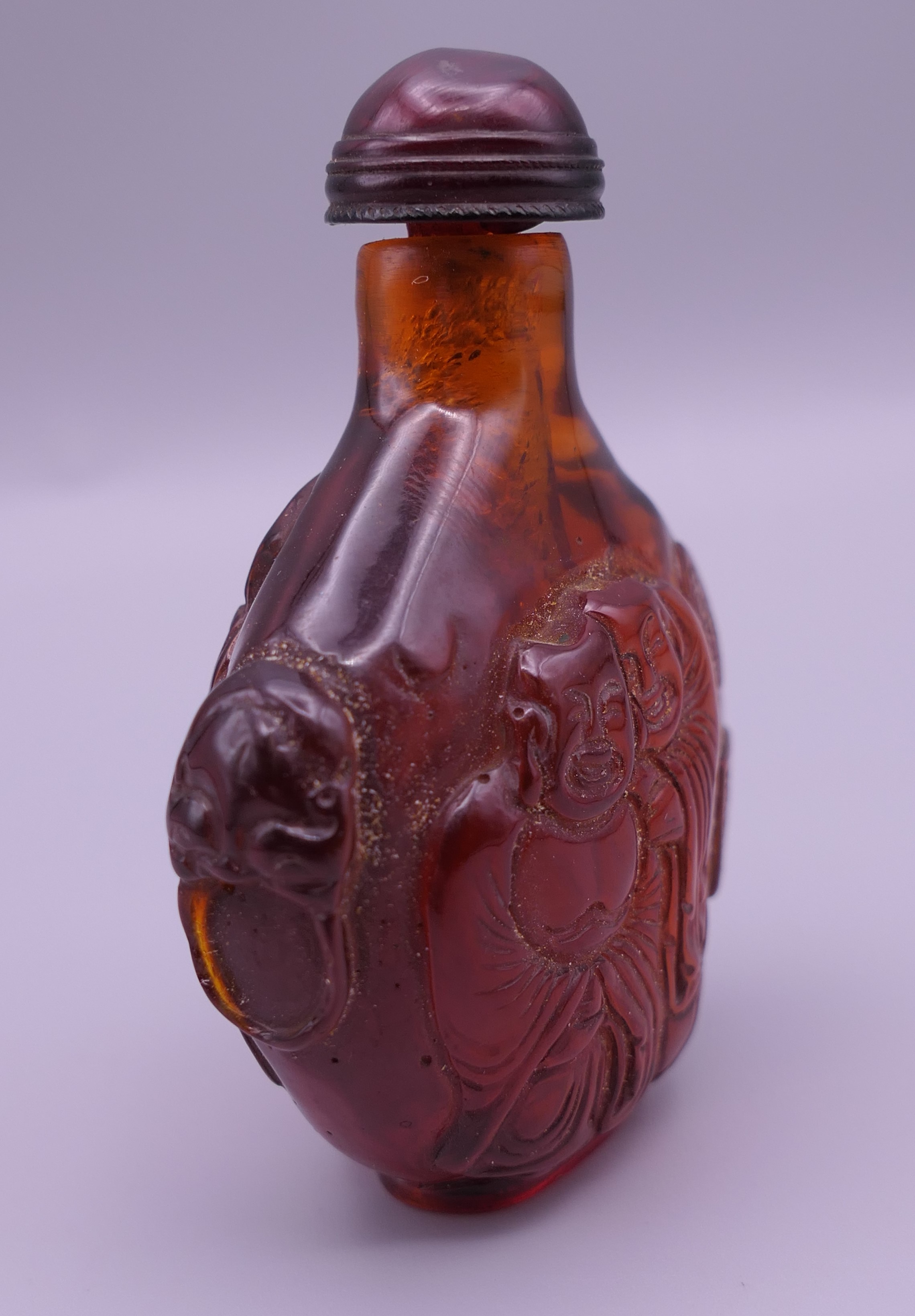 A Chinese snuff bottle. 7 cm high. - Image 3 of 5