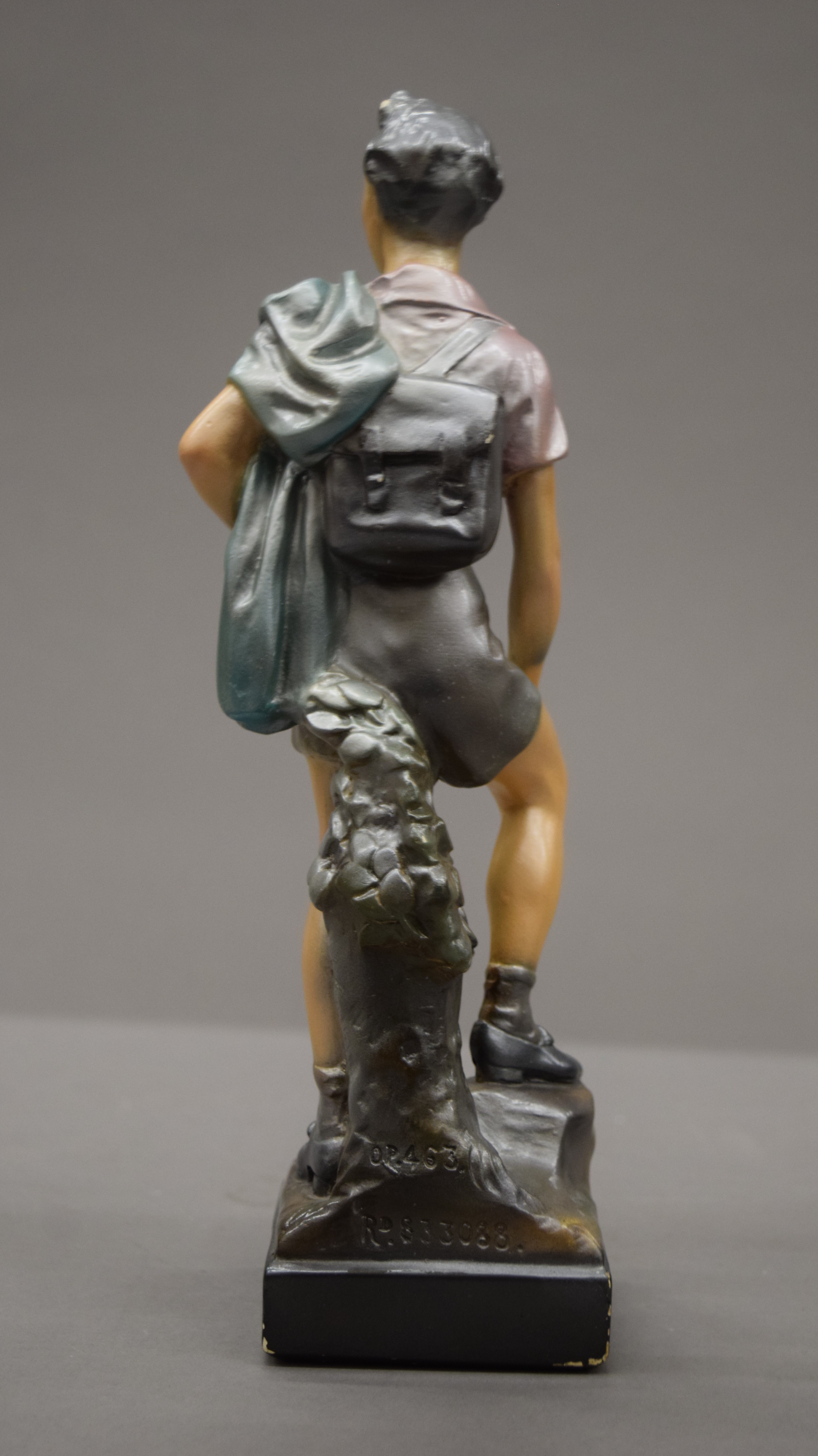 A pair of early 20th century painted plaster models of hikers. The largest 26 cm high. - Image 4 of 9