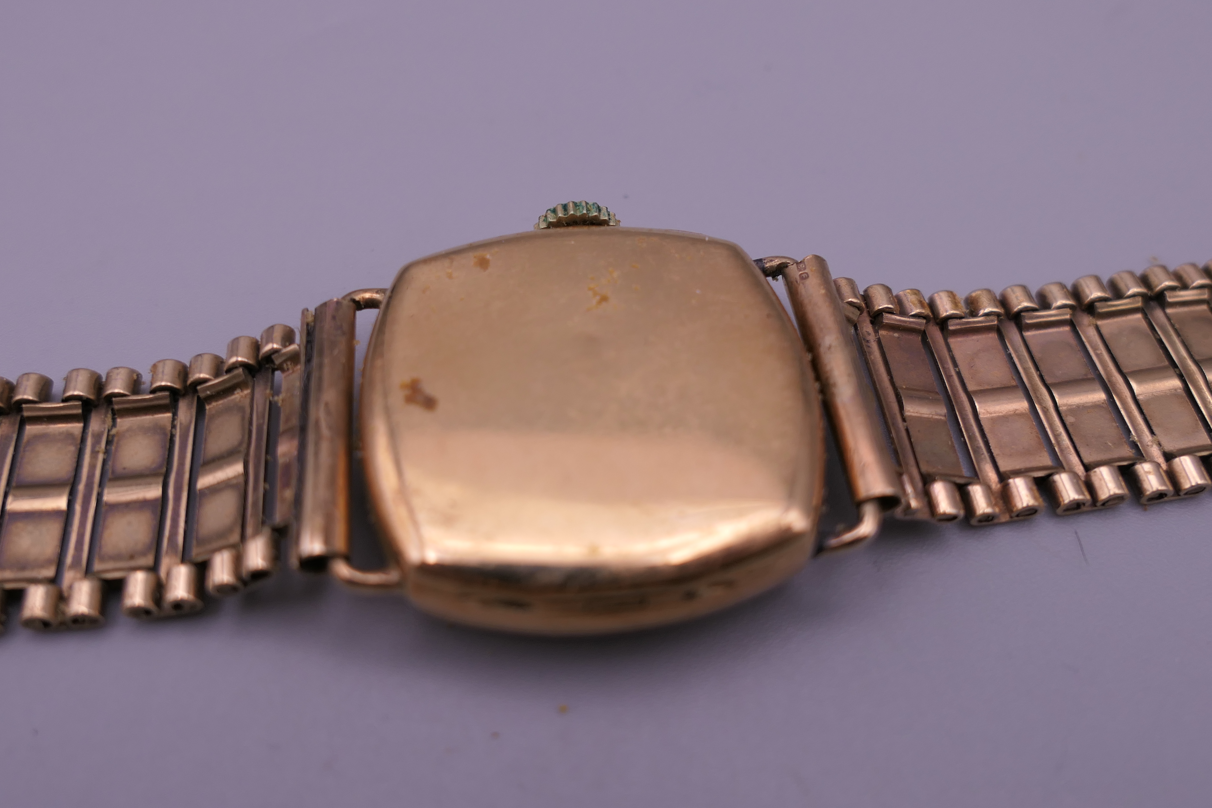 A 9 ct gold gentleman's wristwatch. 39.9 grammes total weight. - Image 3 of 5