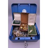 A box of miscellaneous jewellery.