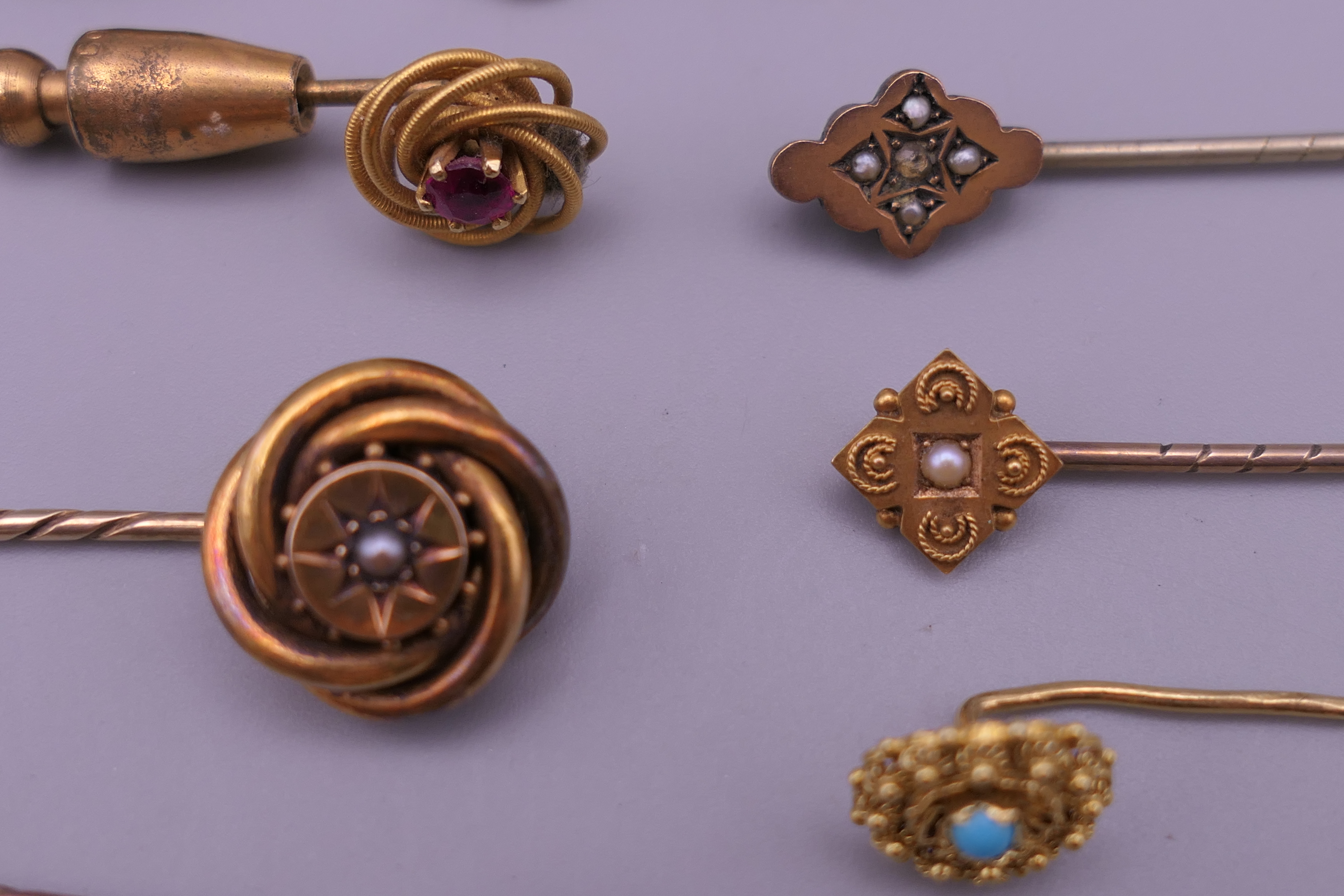 A collection of various gold and other stick pins. - Image 5 of 6