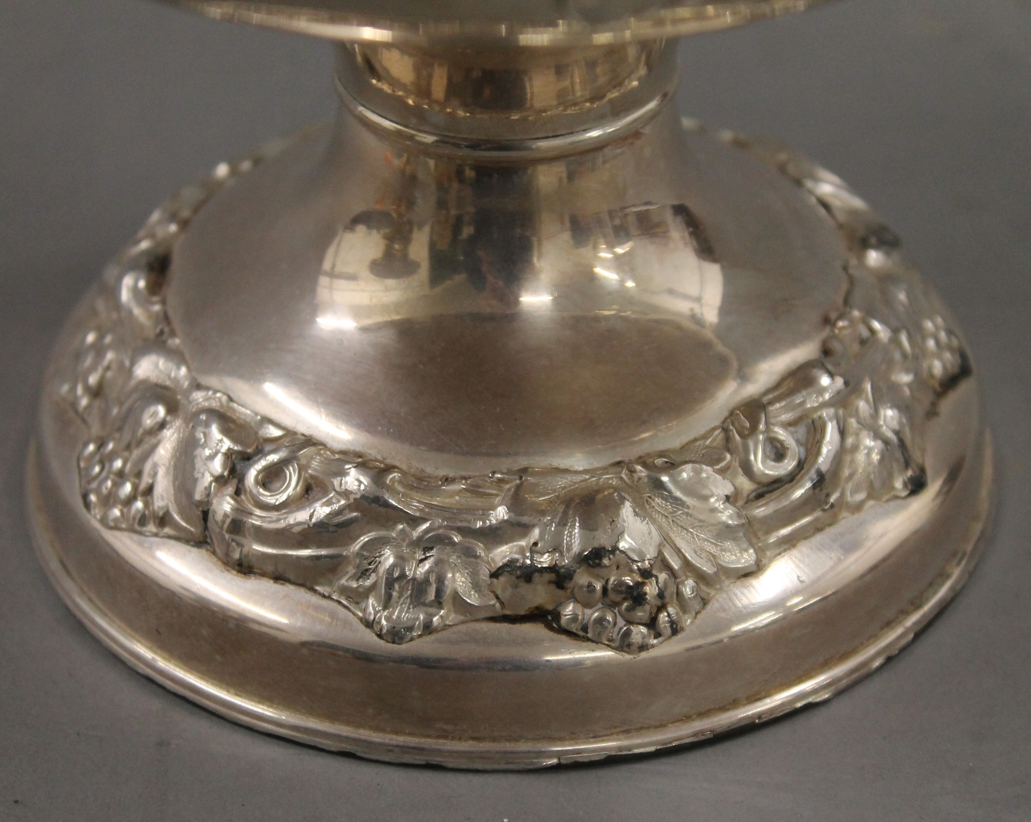 A pair of Sheffield silver plated wine coolers. 25 cm high. - Image 6 of 6