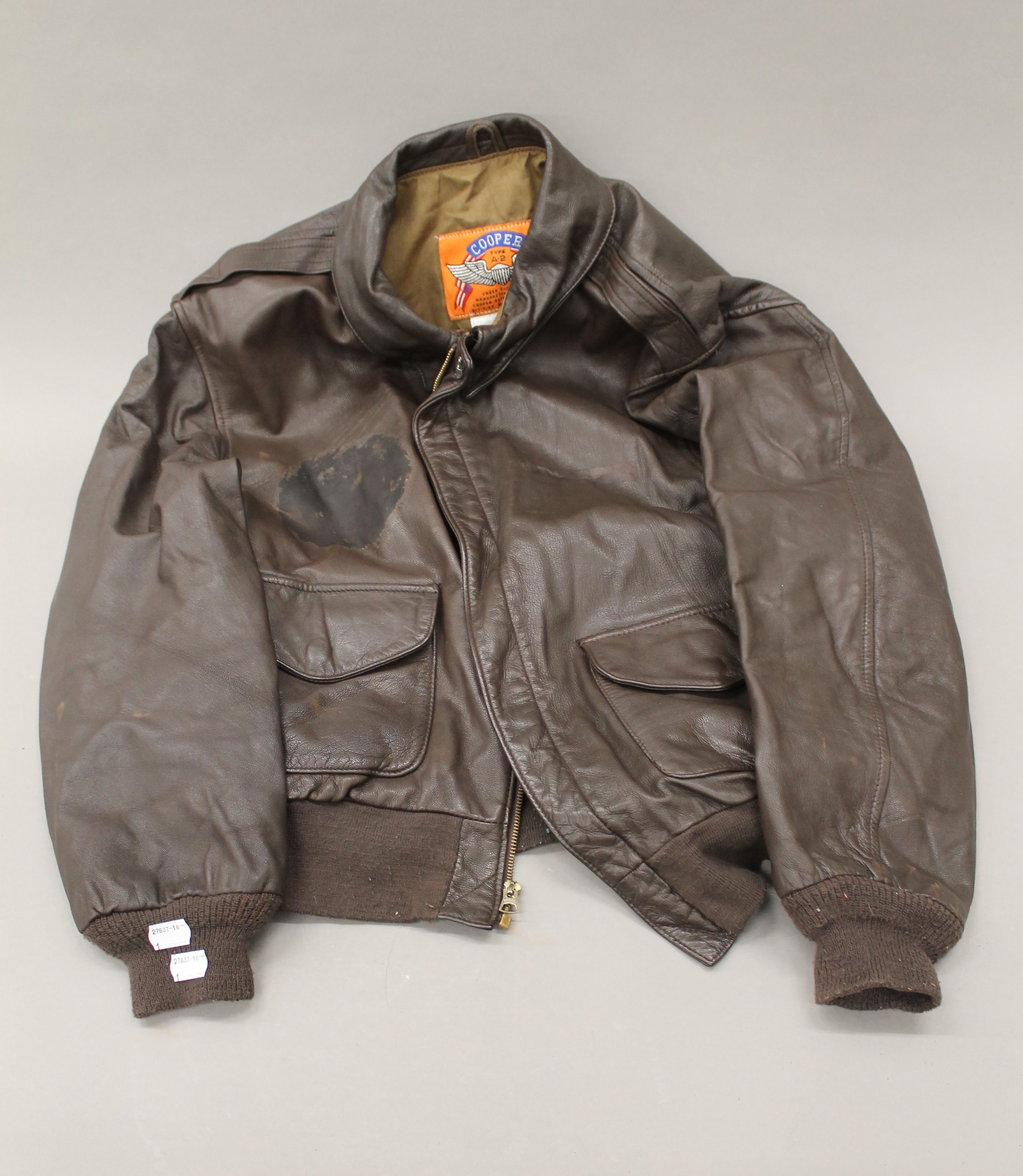 A vintage Cooper Type A.2 US Airforce leather bomber jacket. Size 46R. - Bild 4 aus 4