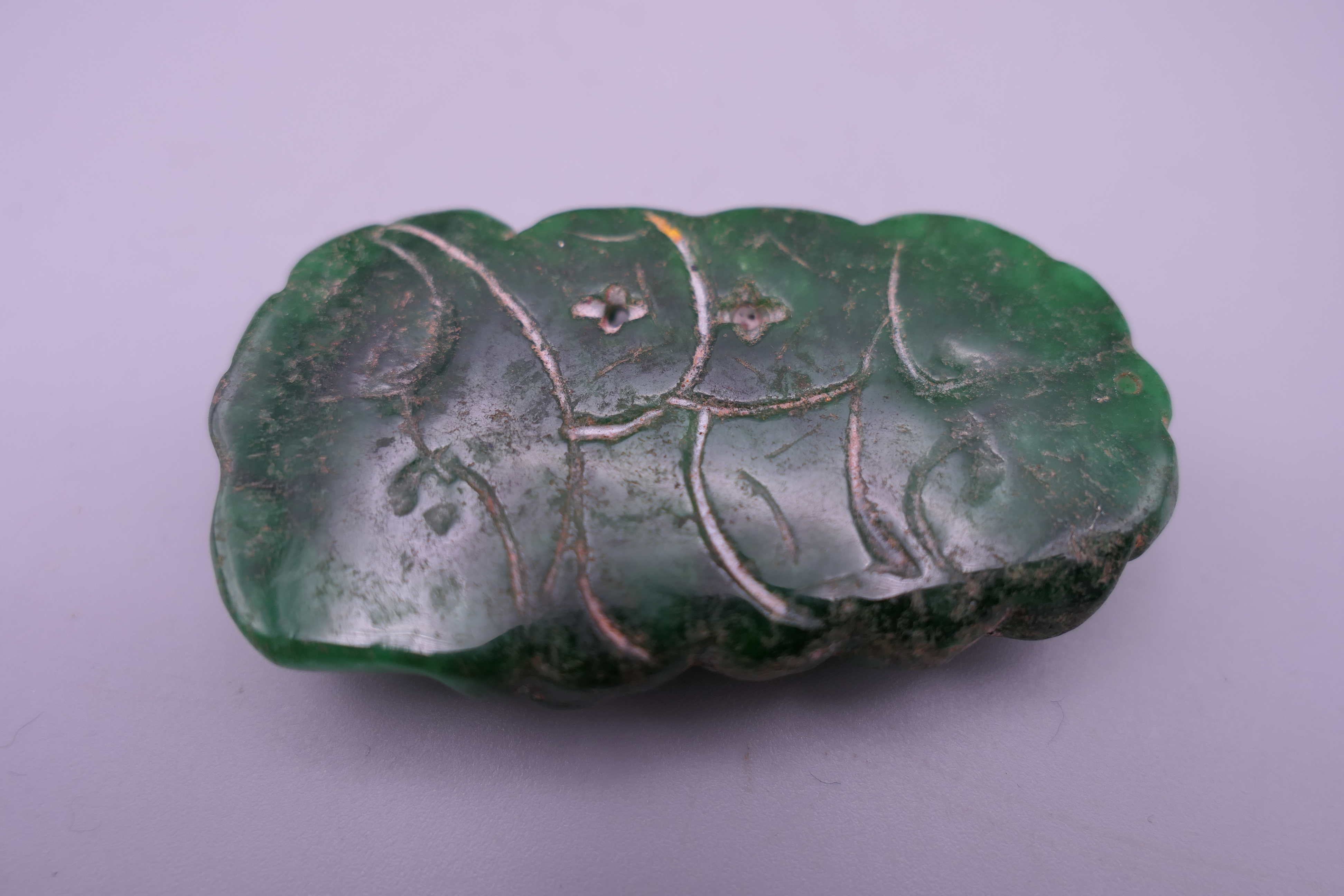 Two Chinese carved jade pendants. The largest 5.75 cm high. - Image 3 of 6