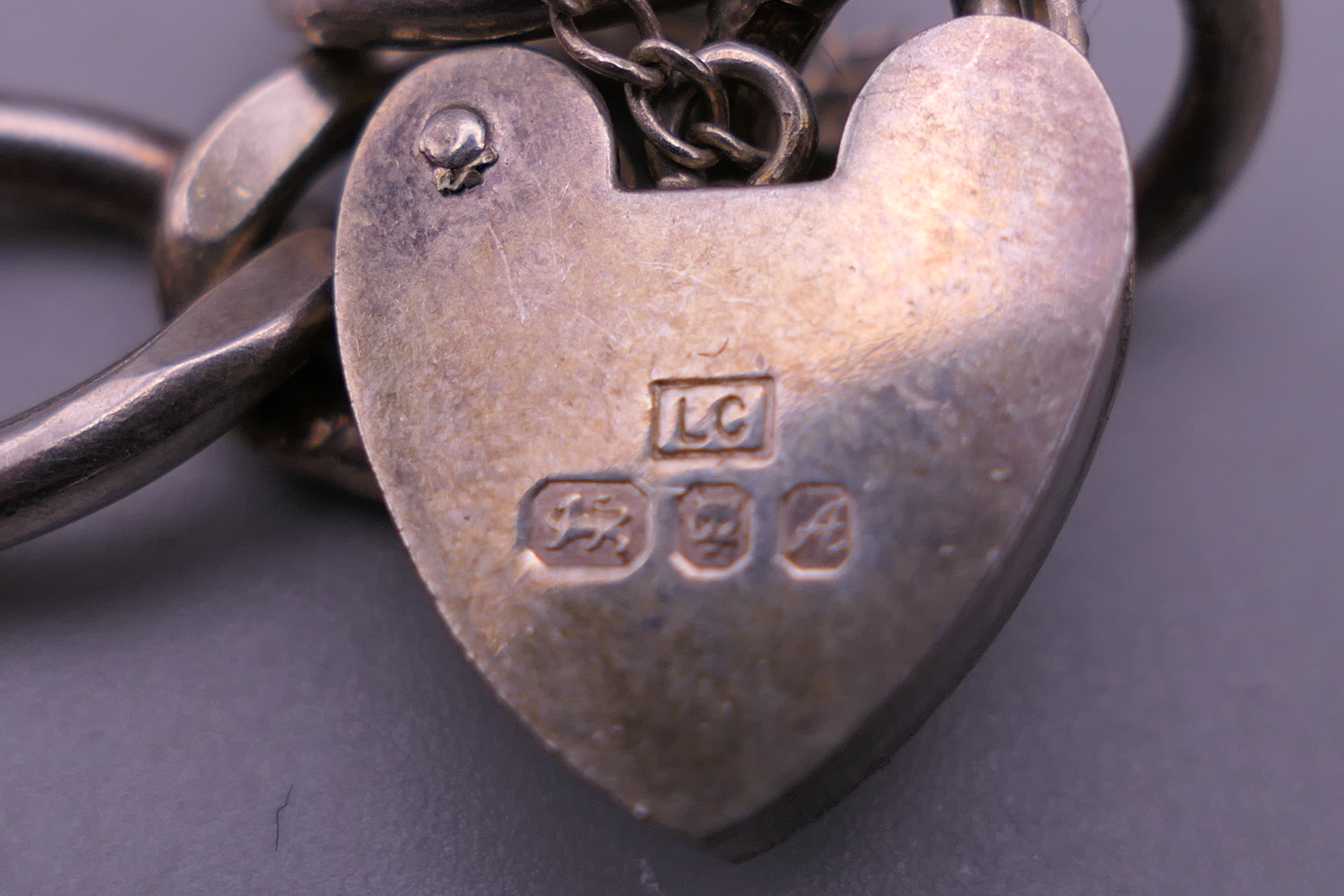 A quantity of various silver jewellery. 78.3 grammes total weight. - Image 8 of 8