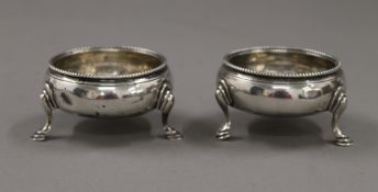A pair of Georgian silver salts. 6 cm diameter. 87.6 grammes.