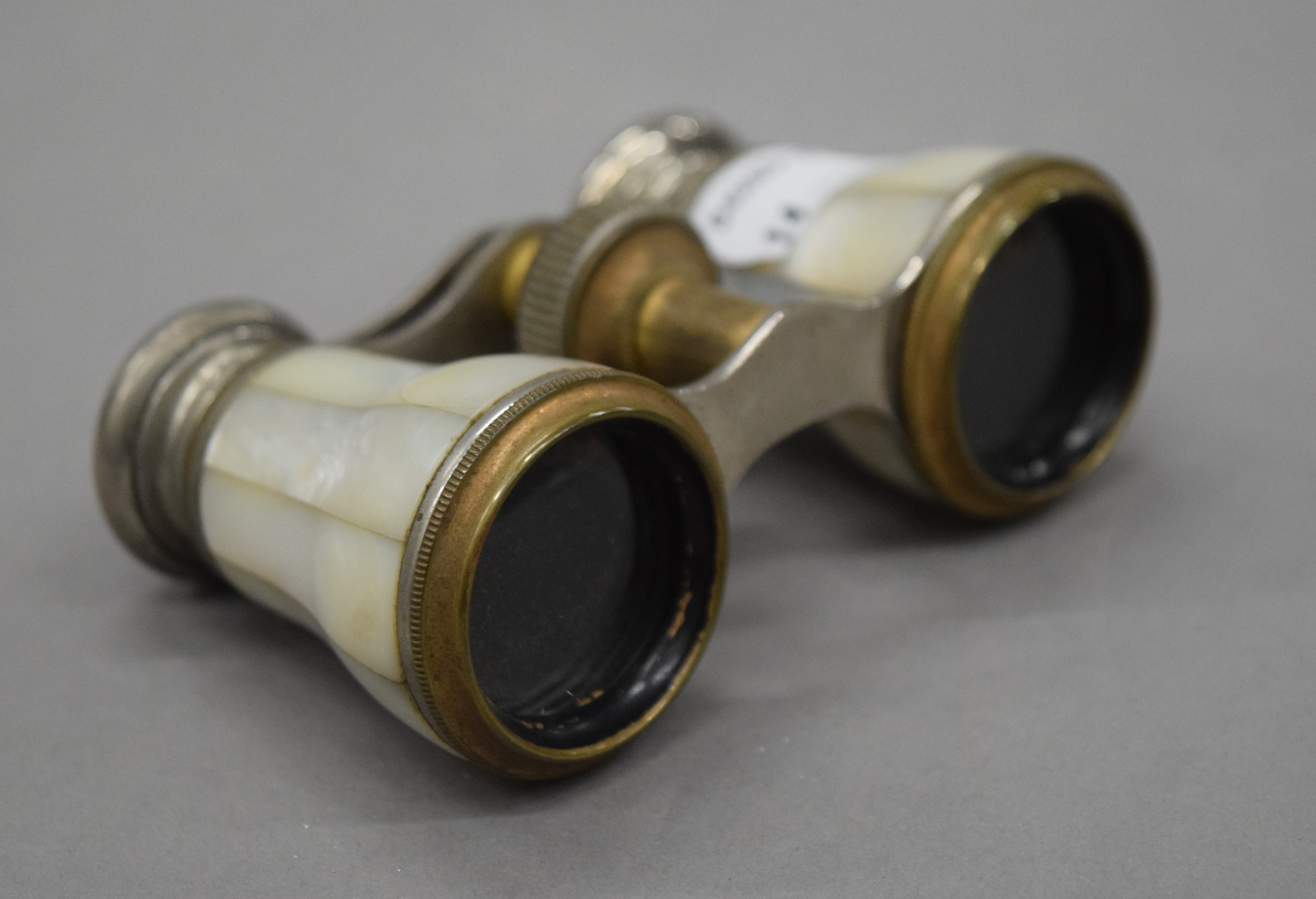 A tortoiseshell handled vanity set, two pairs of mother-of-pearl opera glasses, - Image 14 of 29