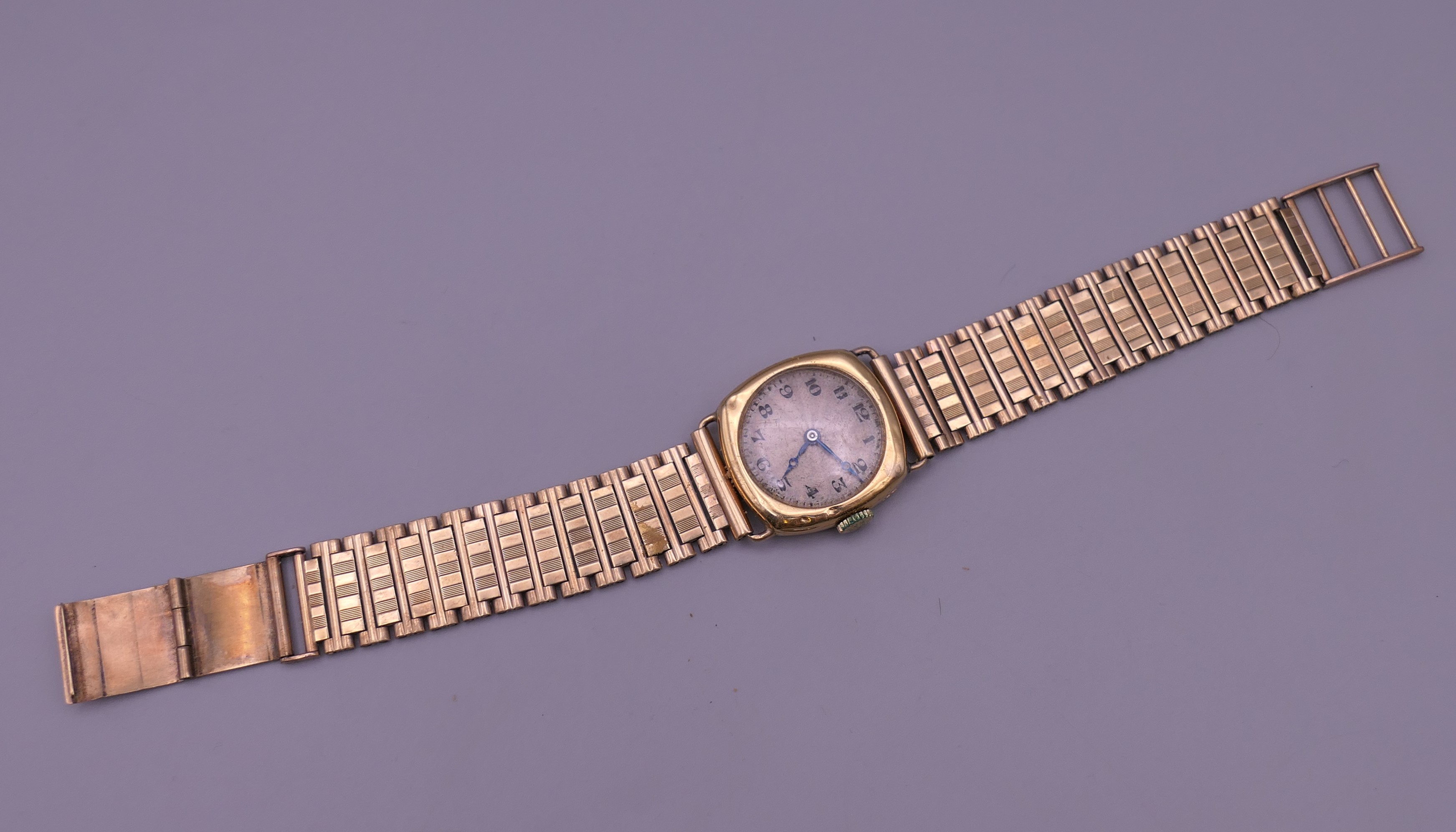A 9 ct gold gentleman's wristwatch. 39.9 grammes total weight. - Image 2 of 5