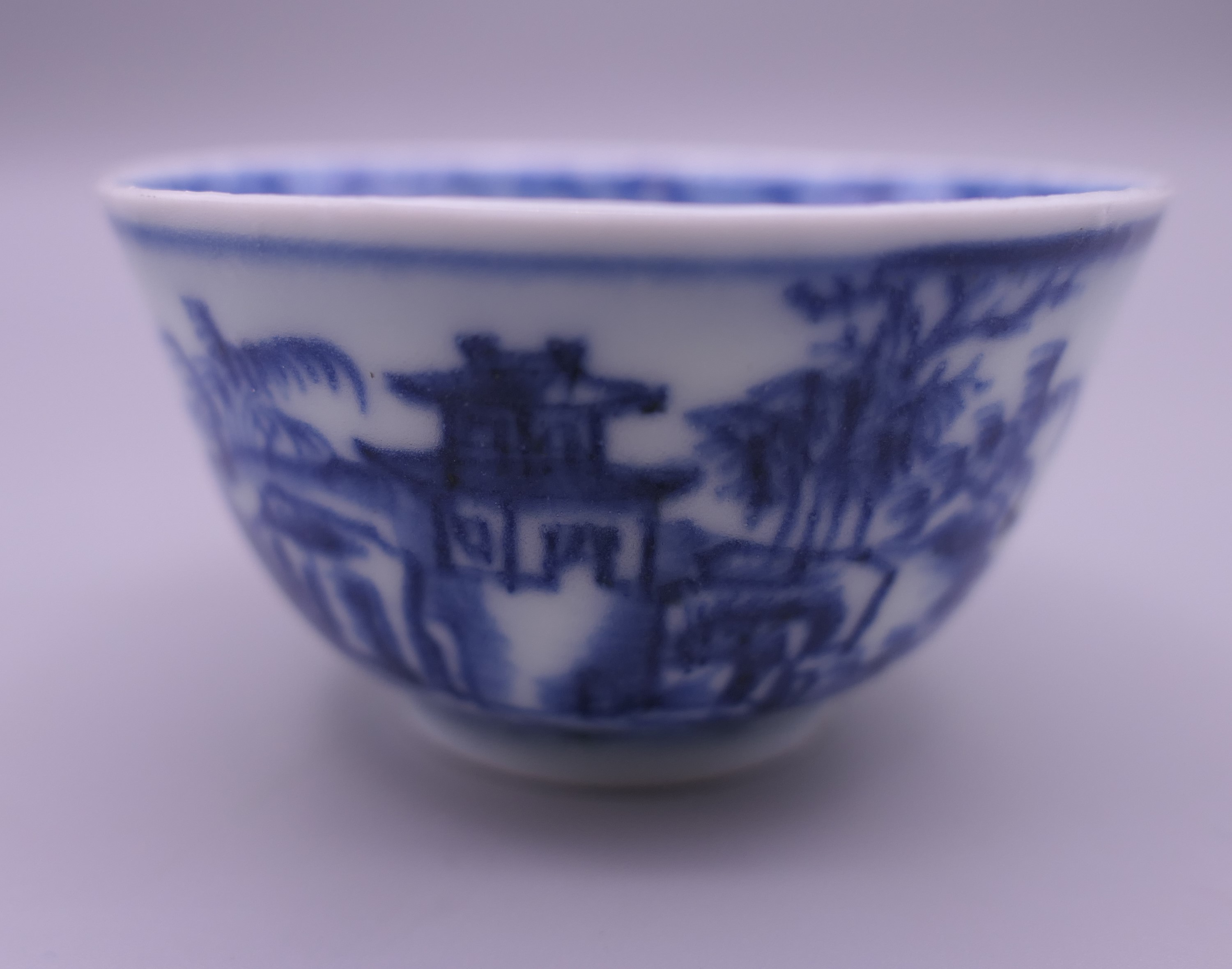 Two Nanking Cargo Chinese blue and white porcelain tea bowls and saucers. - Image 9 of 13