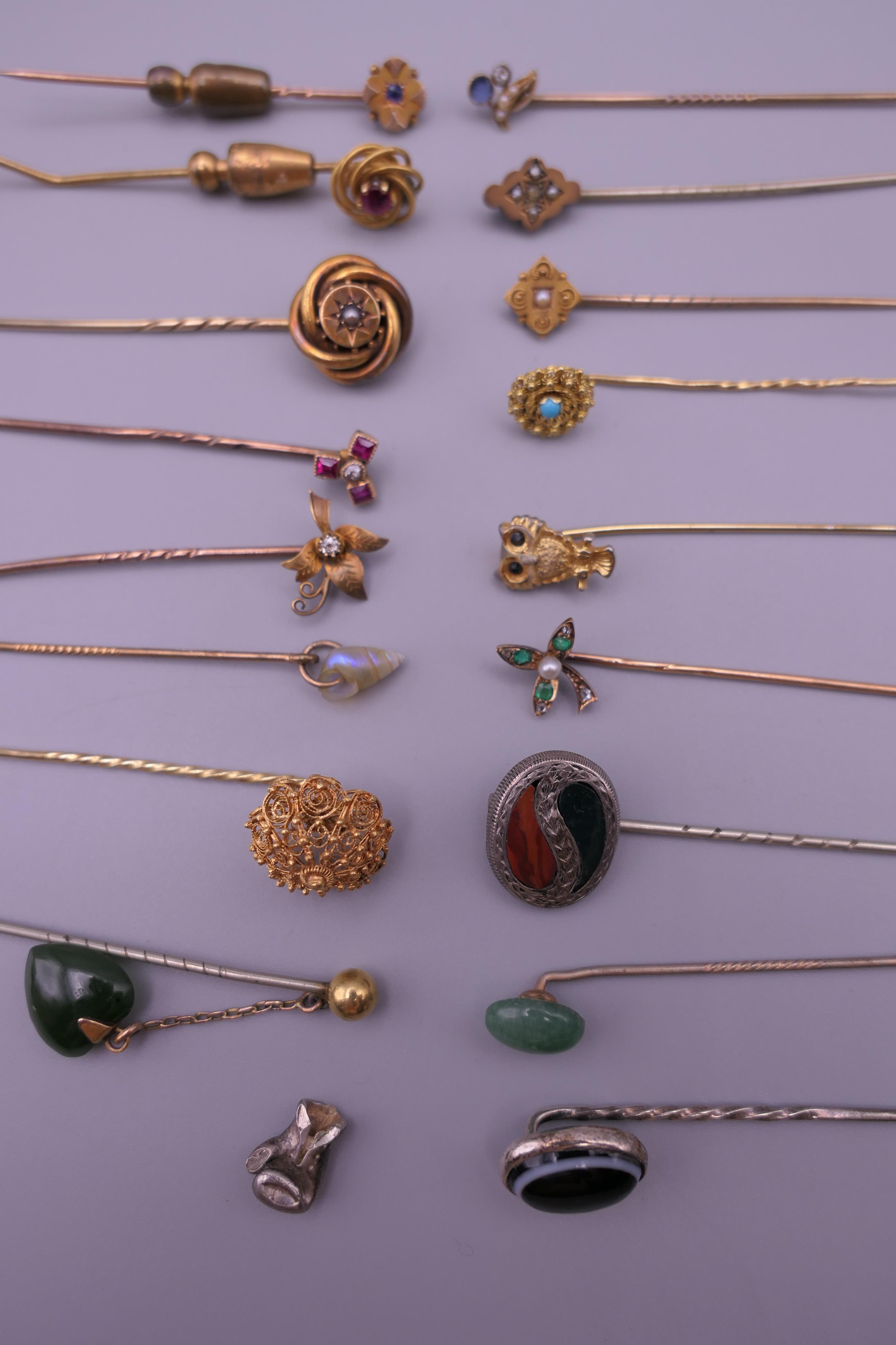 A collection of various gold and other stick pins. - Image 2 of 6