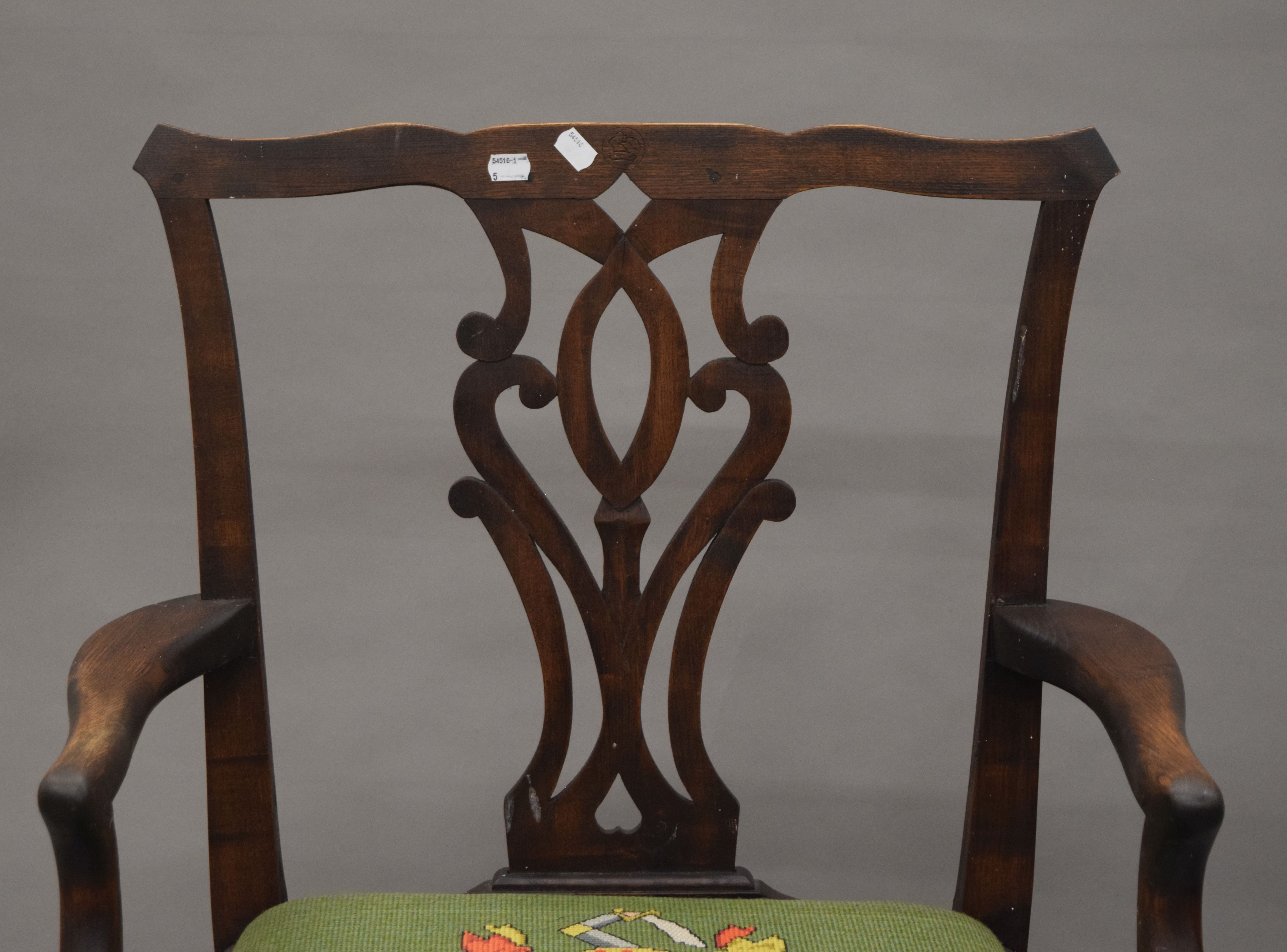 A set of eight oak Hepplewhite style dining chairs. The carvers each 64 cm wide. - Image 5 of 10