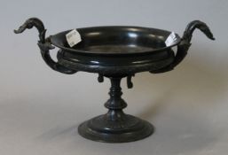 A bronze Grand Tour tazza. 23 cm wide.