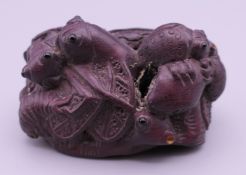 A netsuke formed as insects. 4.75 cm wide.