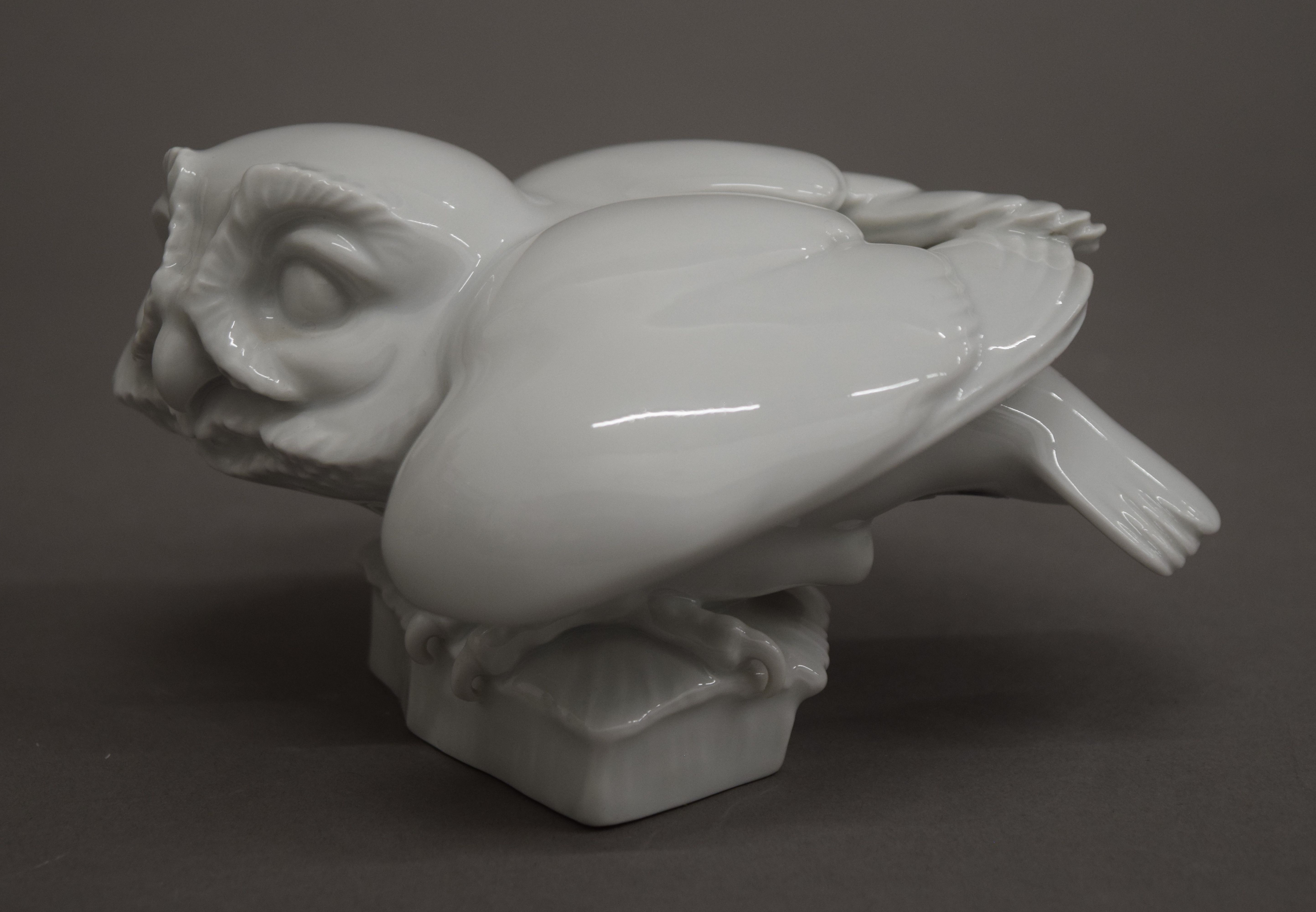 Two Meissen blanc de chine models of owls. The largest 15 cm high. - Image 6 of 6