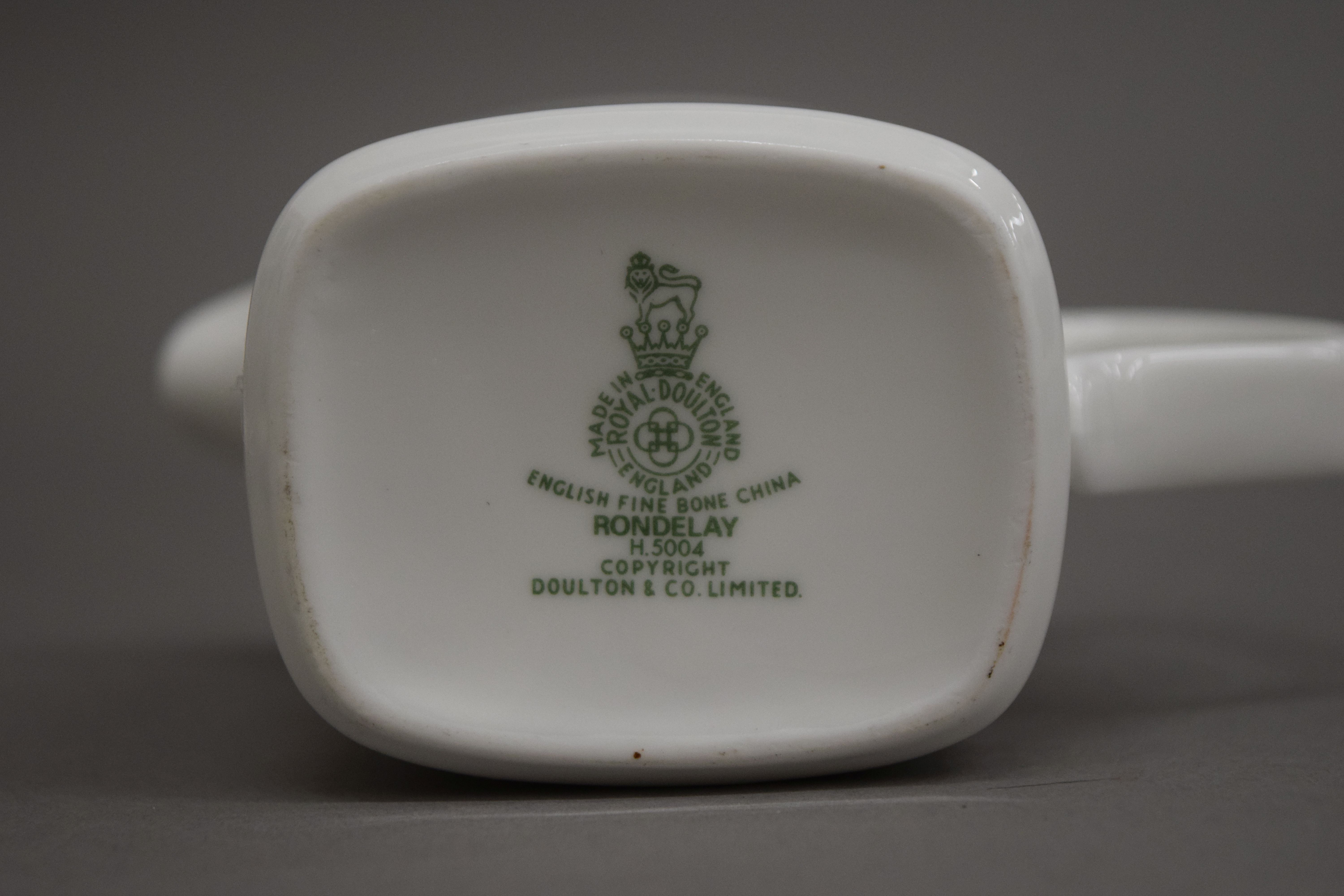 A quantity of Royal Doulton Rondelay pattern tea and dinner wares. - Image 6 of 6