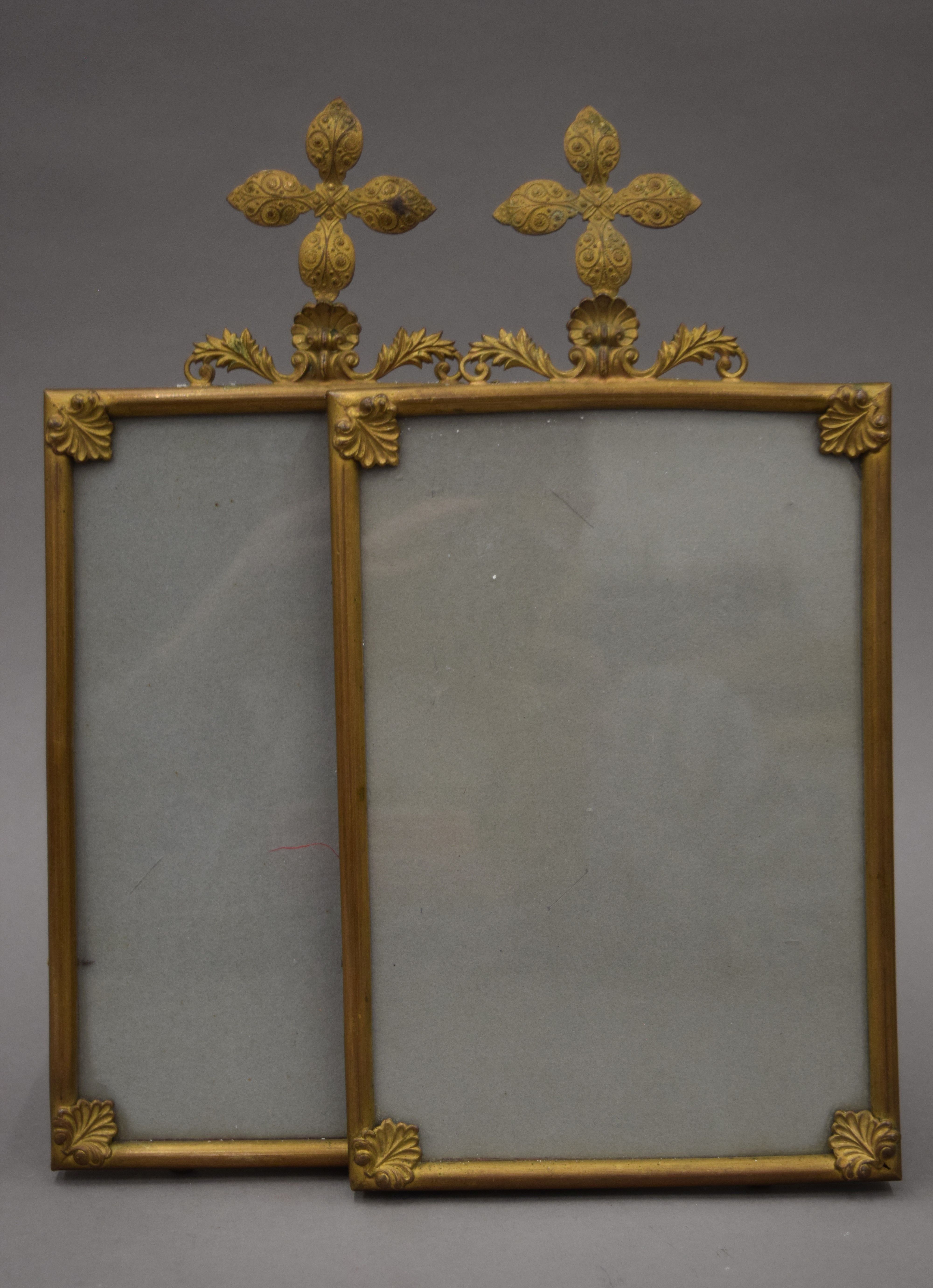A pair of French picture frames. 31 cm high.