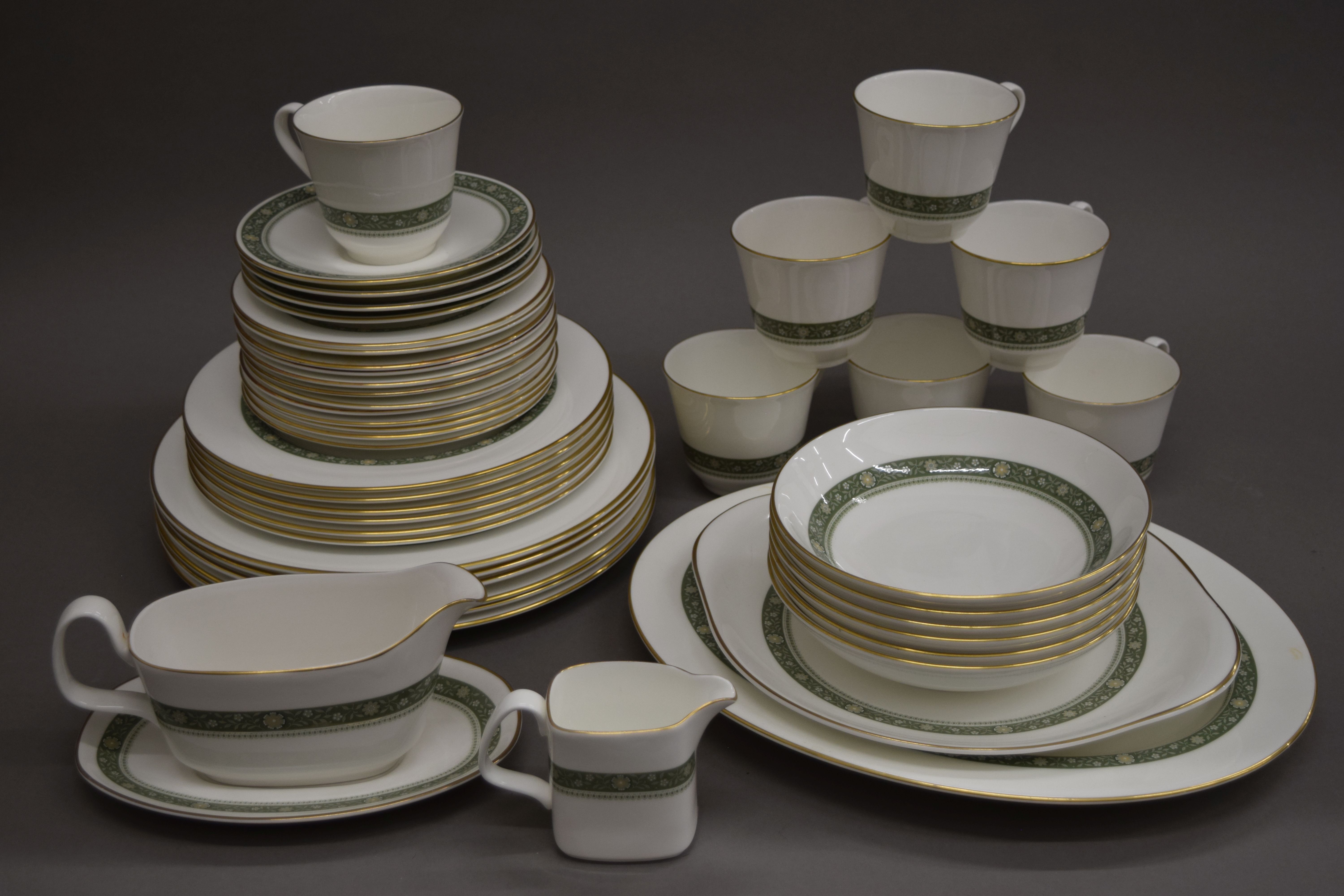 A quantity of Royal Doulton Rondelay pattern tea and dinner wares.