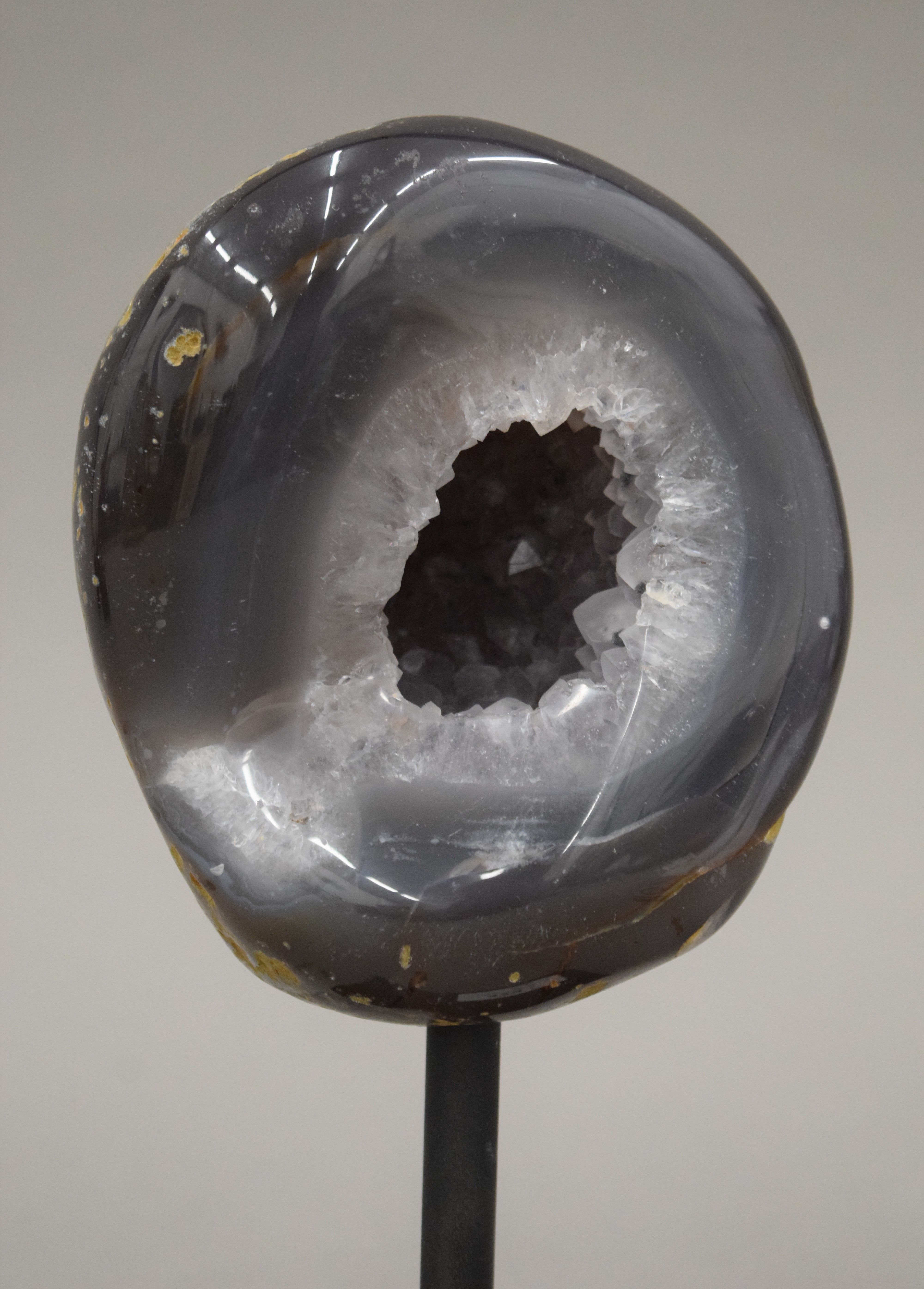 A small mineral geode on presentation stand. 17 cm high overall. - Image 2 of 4
