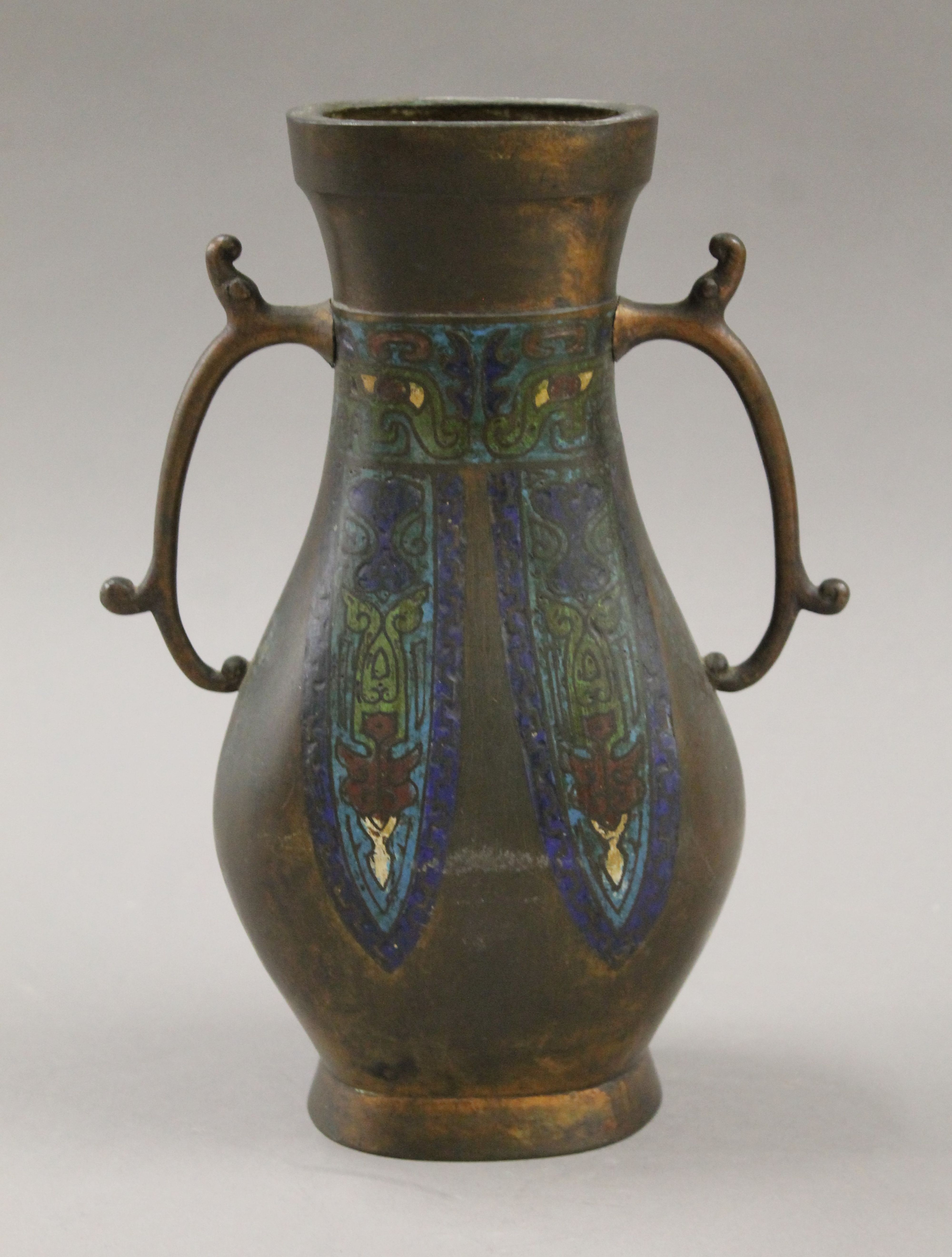 A Chinese cloisonne vase. 23.5 cm high.