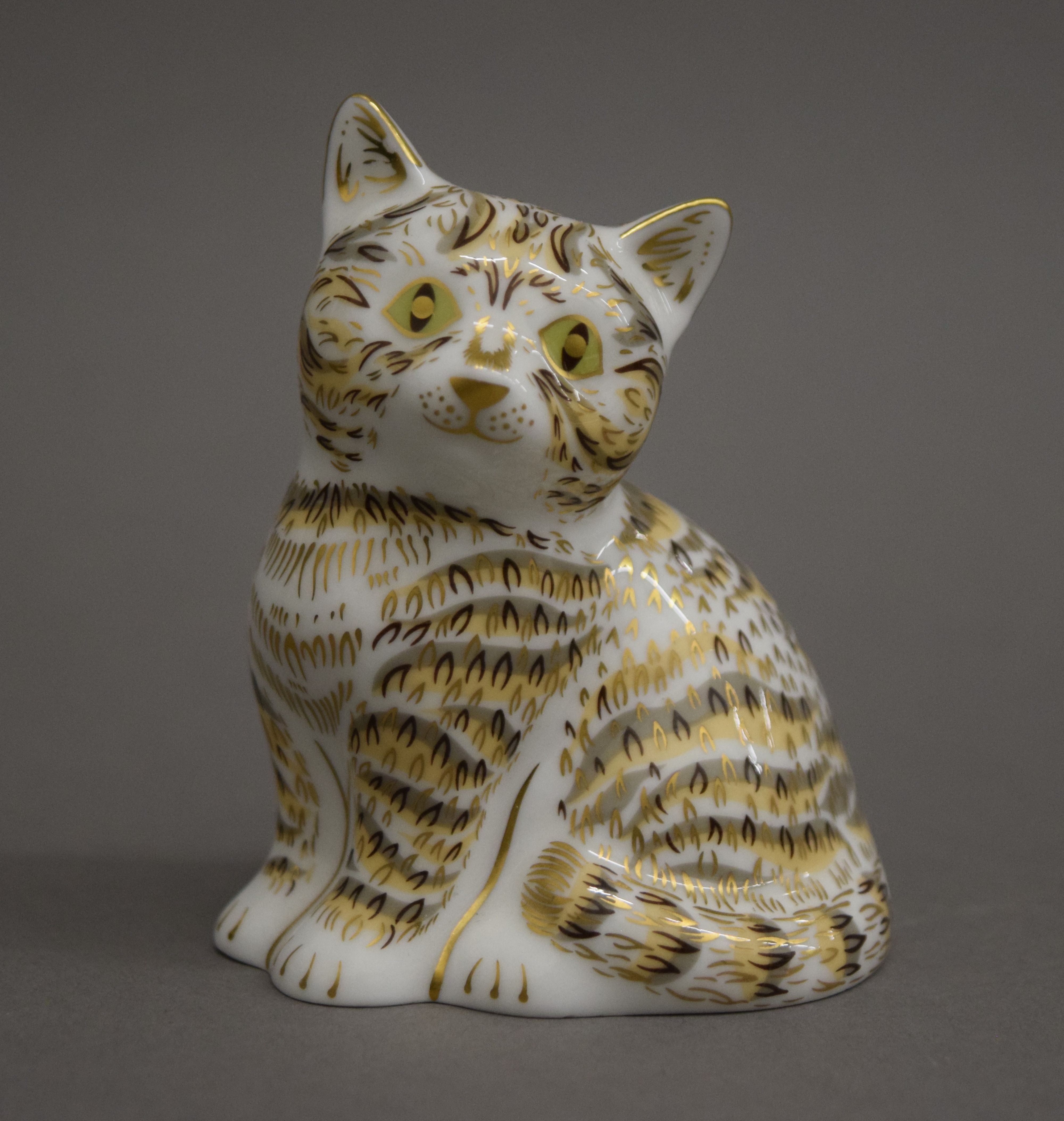 A collection of Royal Crown Derby cat form paperweights. The largest 13 cm high. - Image 7 of 8