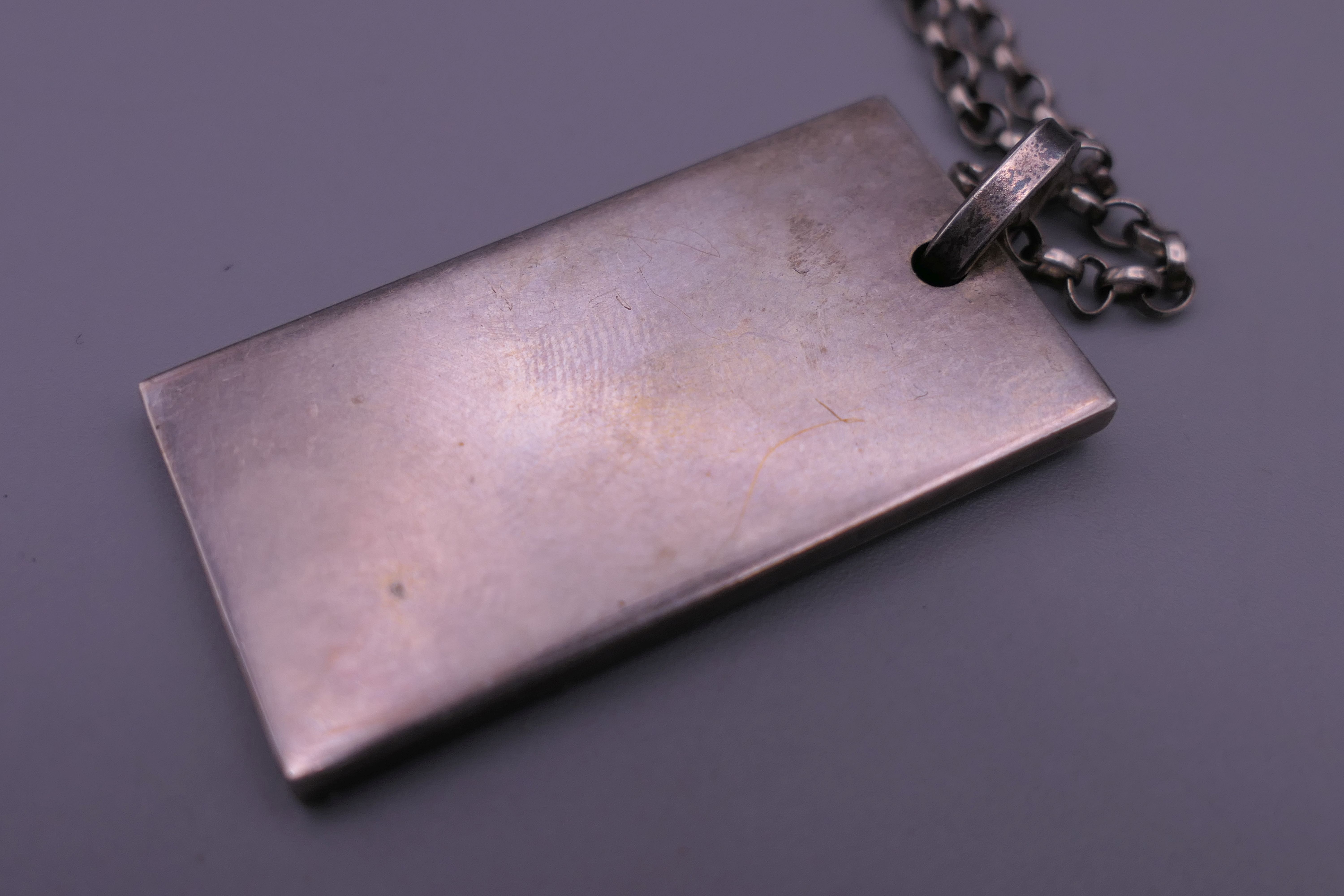 A silver ingot pendant on a silver chain. 22.2 grammes. - Image 3 of 4