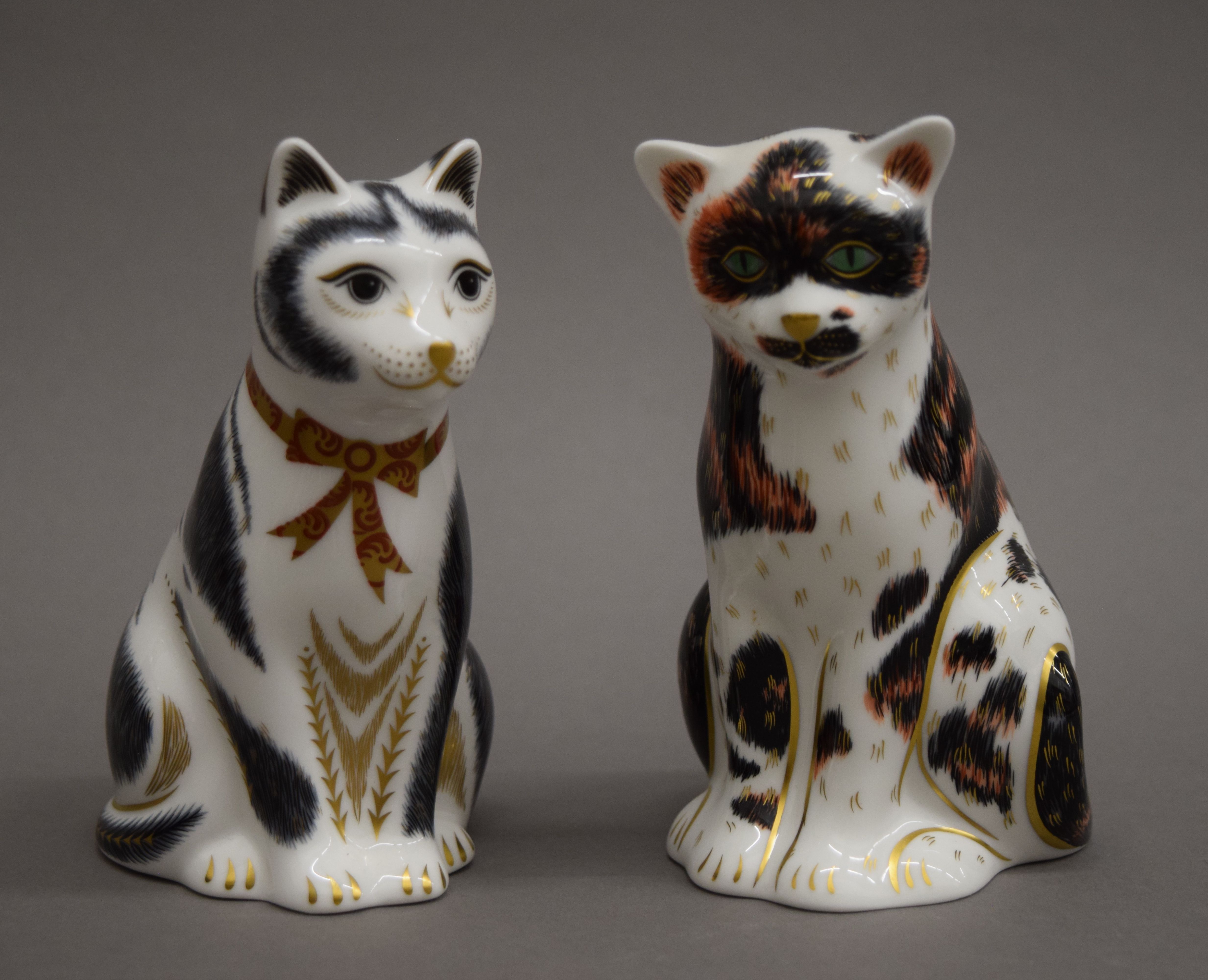 A collection of Royal Crown Derby cat form paperweights. The largest 13 cm high. - Image 5 of 8