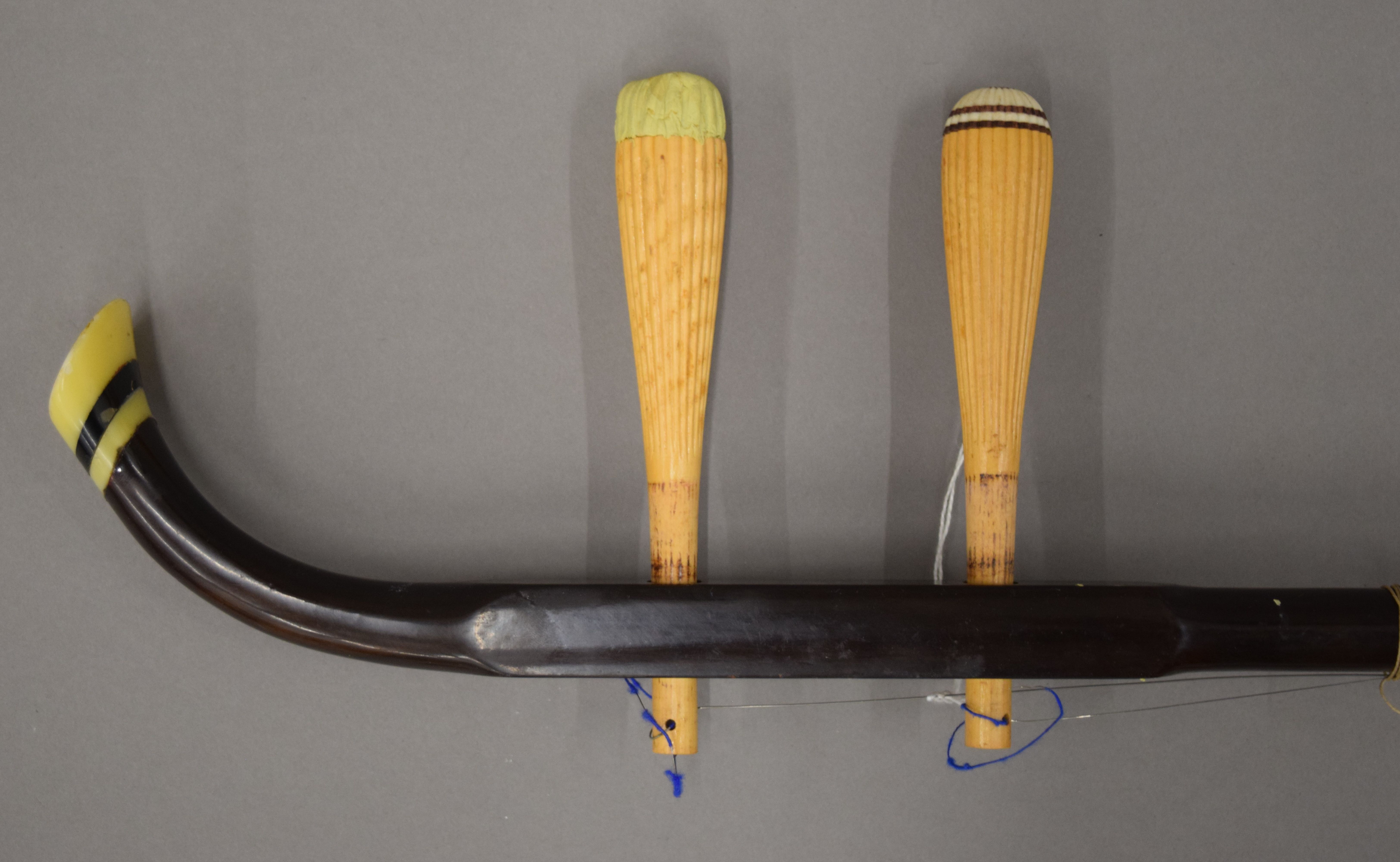 A Chinese string instrument. 80 cm long. - Image 6 of 6