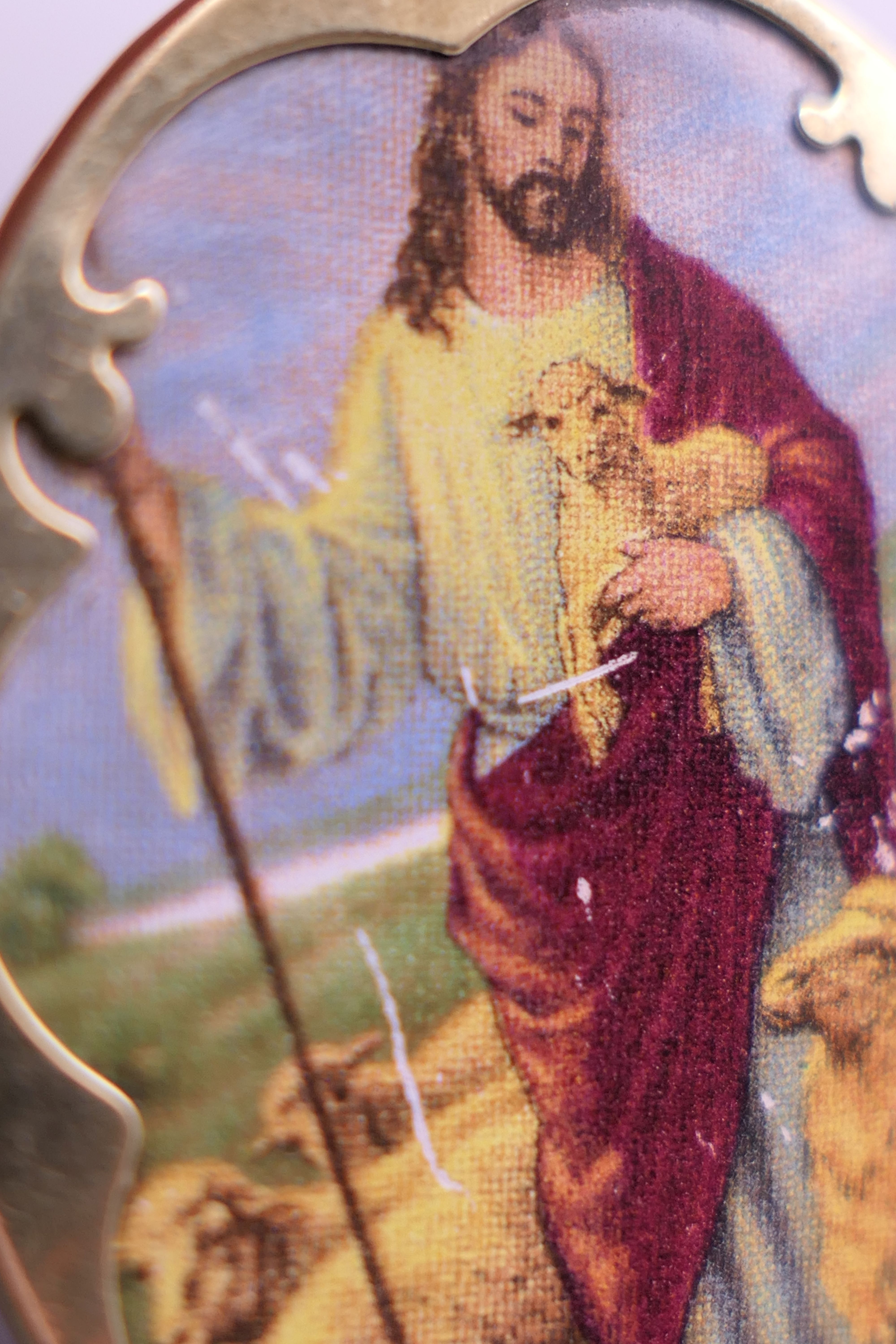 A 14 ct gold mounted pendant depicting Jesus. 4.5 cm high. - Image 5 of 5