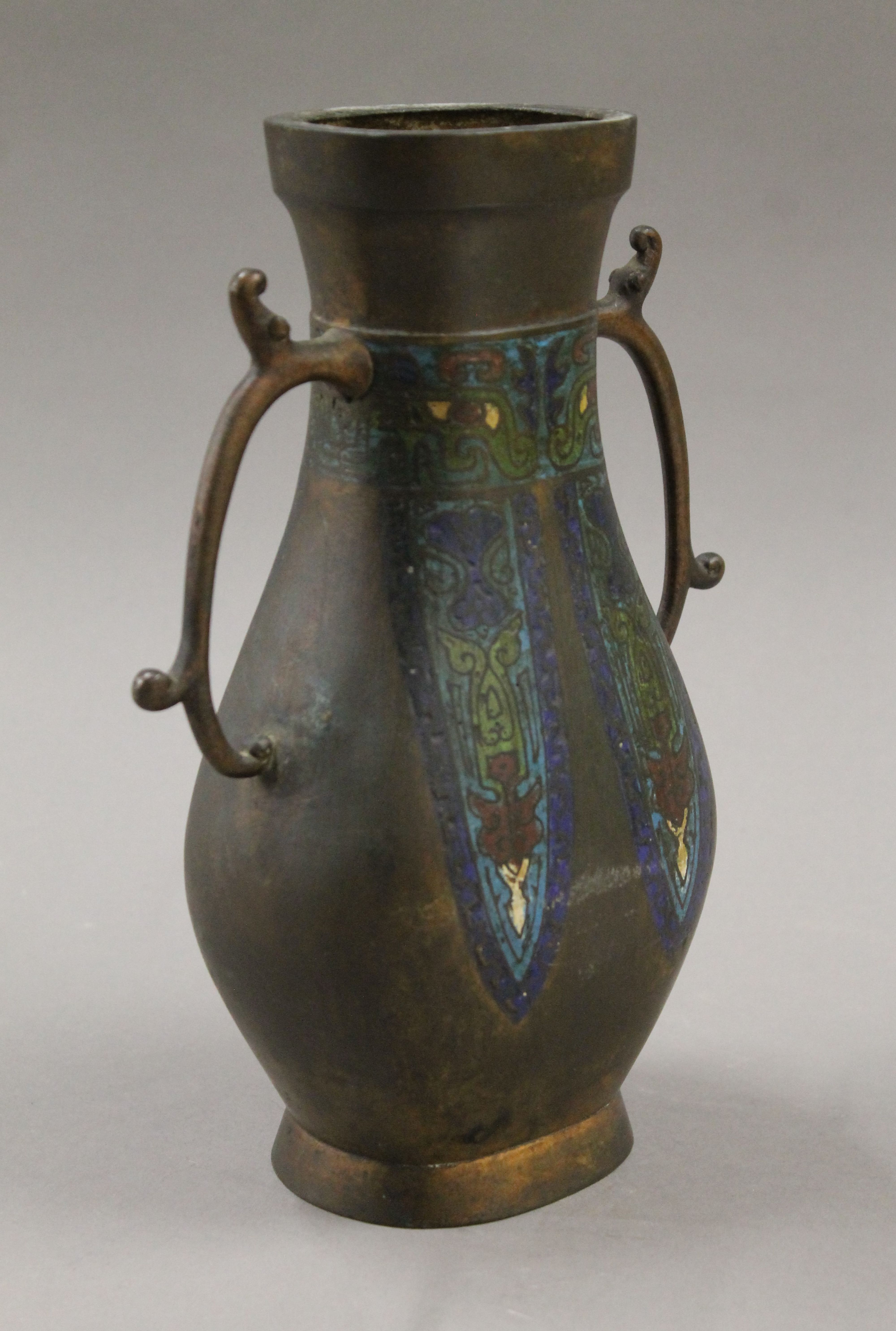 A Chinese cloisonne vase. 23.5 cm high. - Image 2 of 6