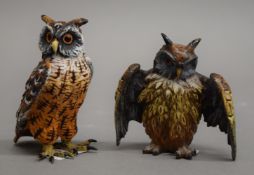 Two cold painted bronze models of owls. The largest 7.5 cm high.