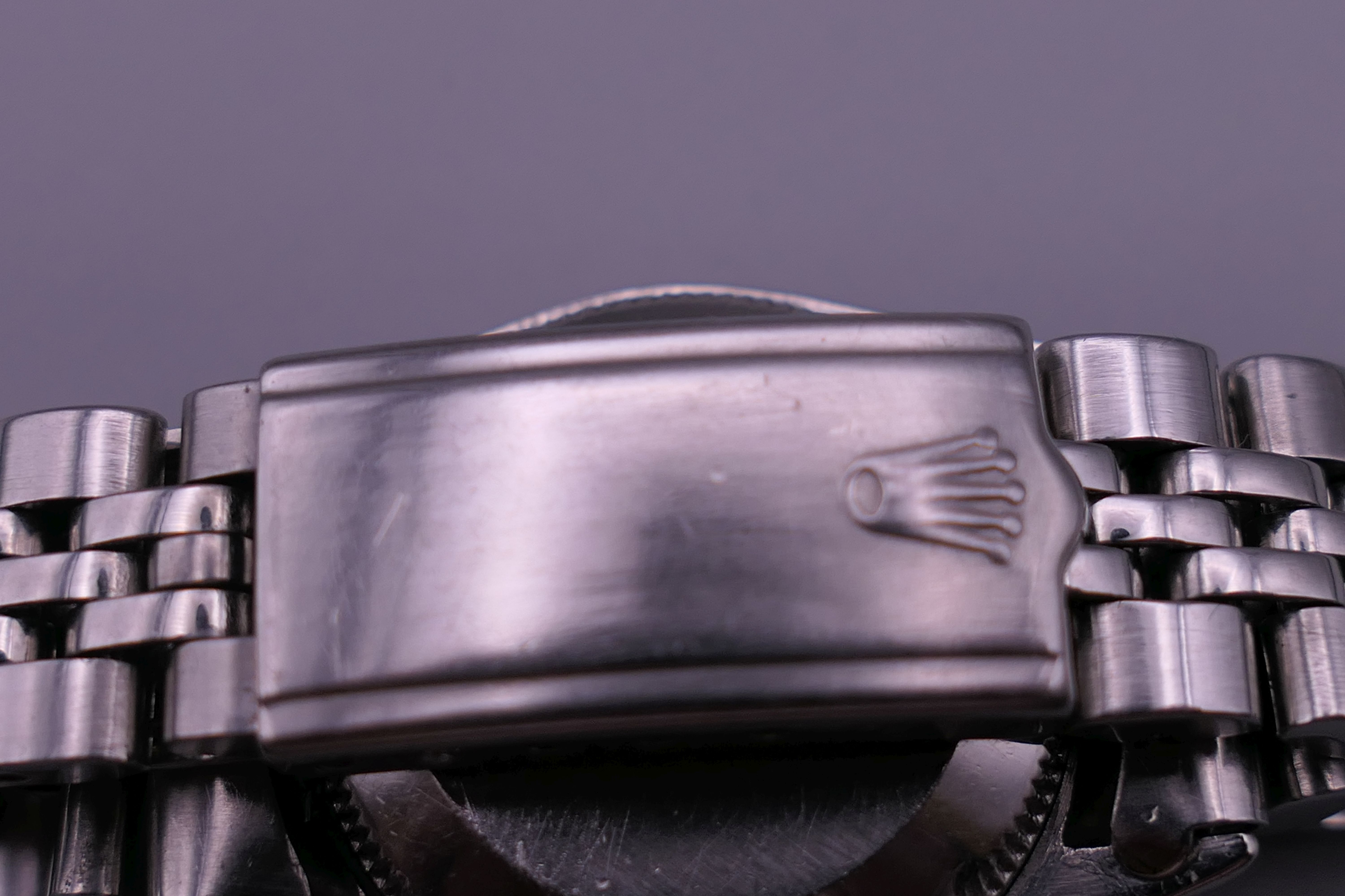 A ladies Rolex Oyster Perpetual Dated stainless steel wristwatch. 2.75 cm wide. - Image 5 of 14