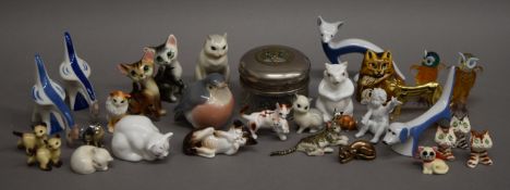 A quantity of various model animals, etc.