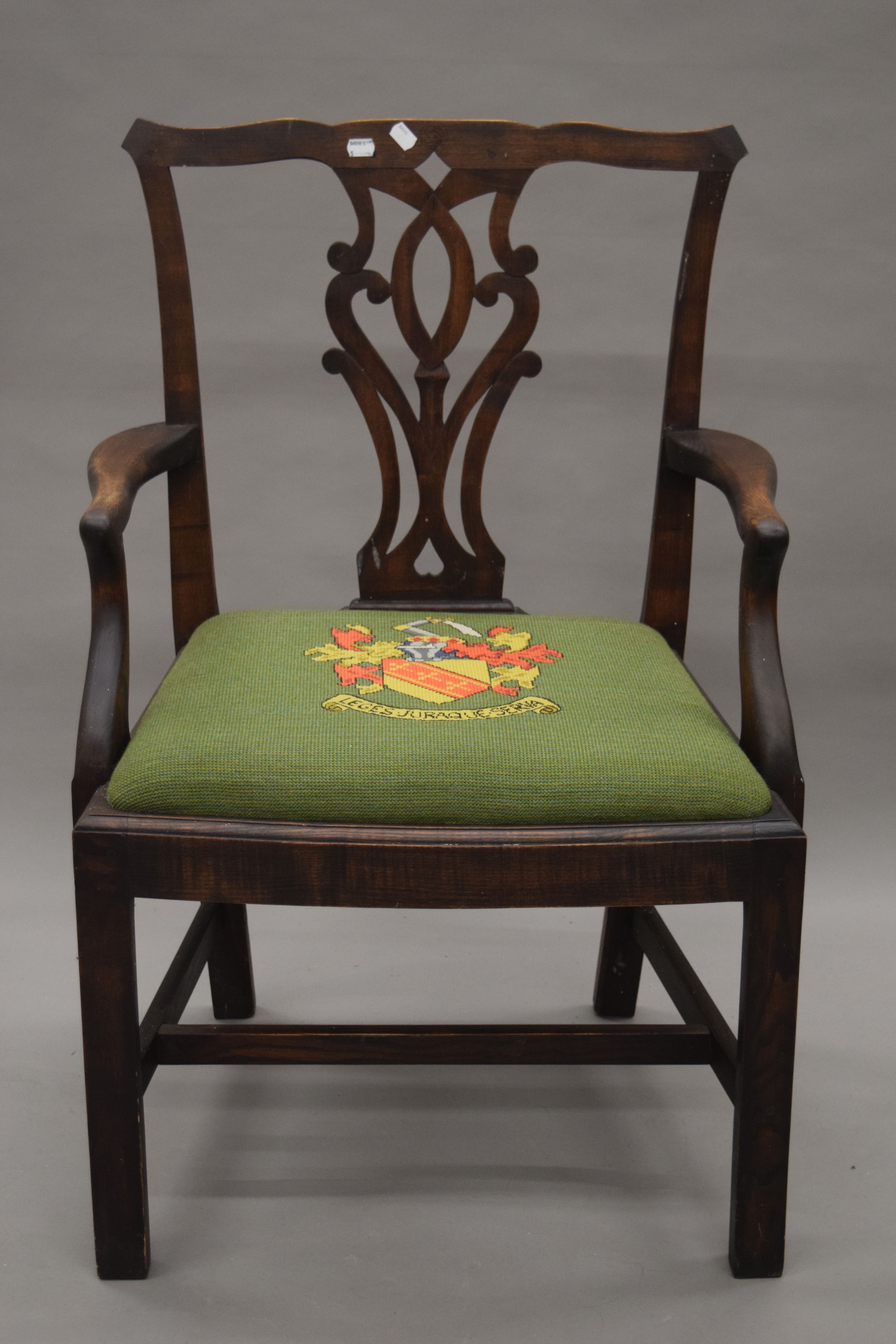 A set of eight oak Hepplewhite style dining chairs. The carvers each 64 cm wide. - Image 2 of 10