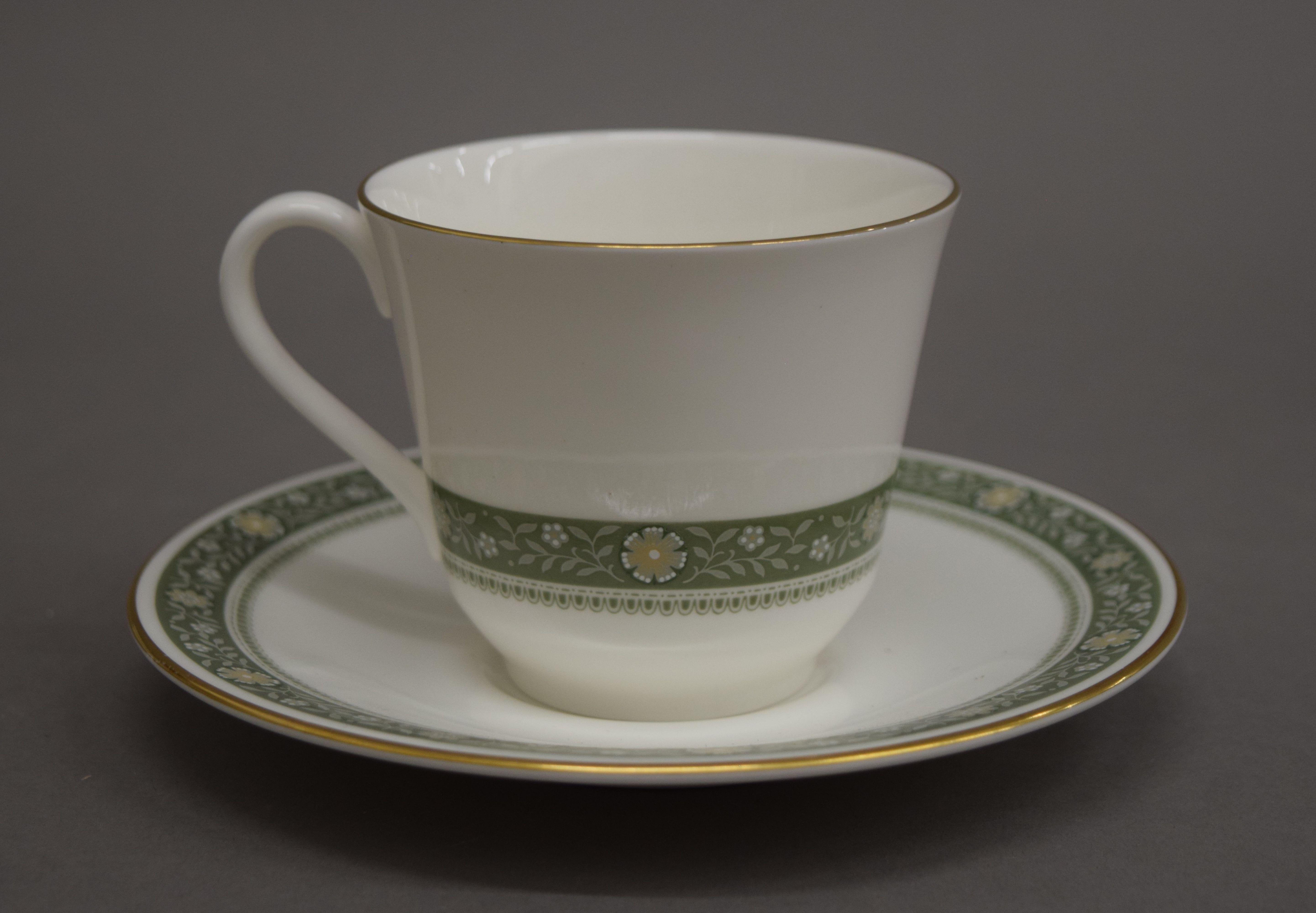 A quantity of Royal Doulton Rondelay pattern tea and dinner wares. - Image 3 of 6