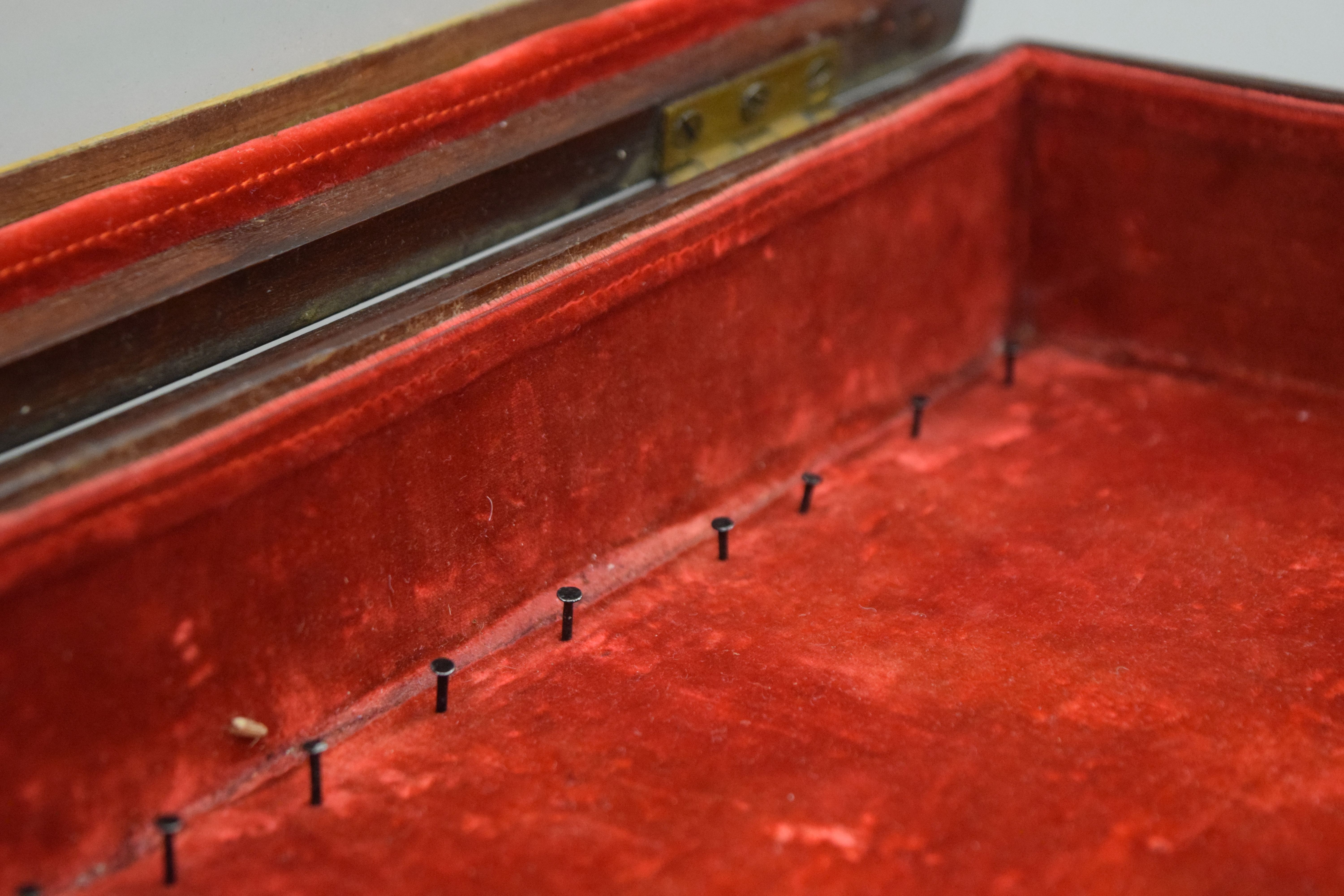 A Victorian glazed mahogany table top display case. 27 cm wide. - Image 5 of 5