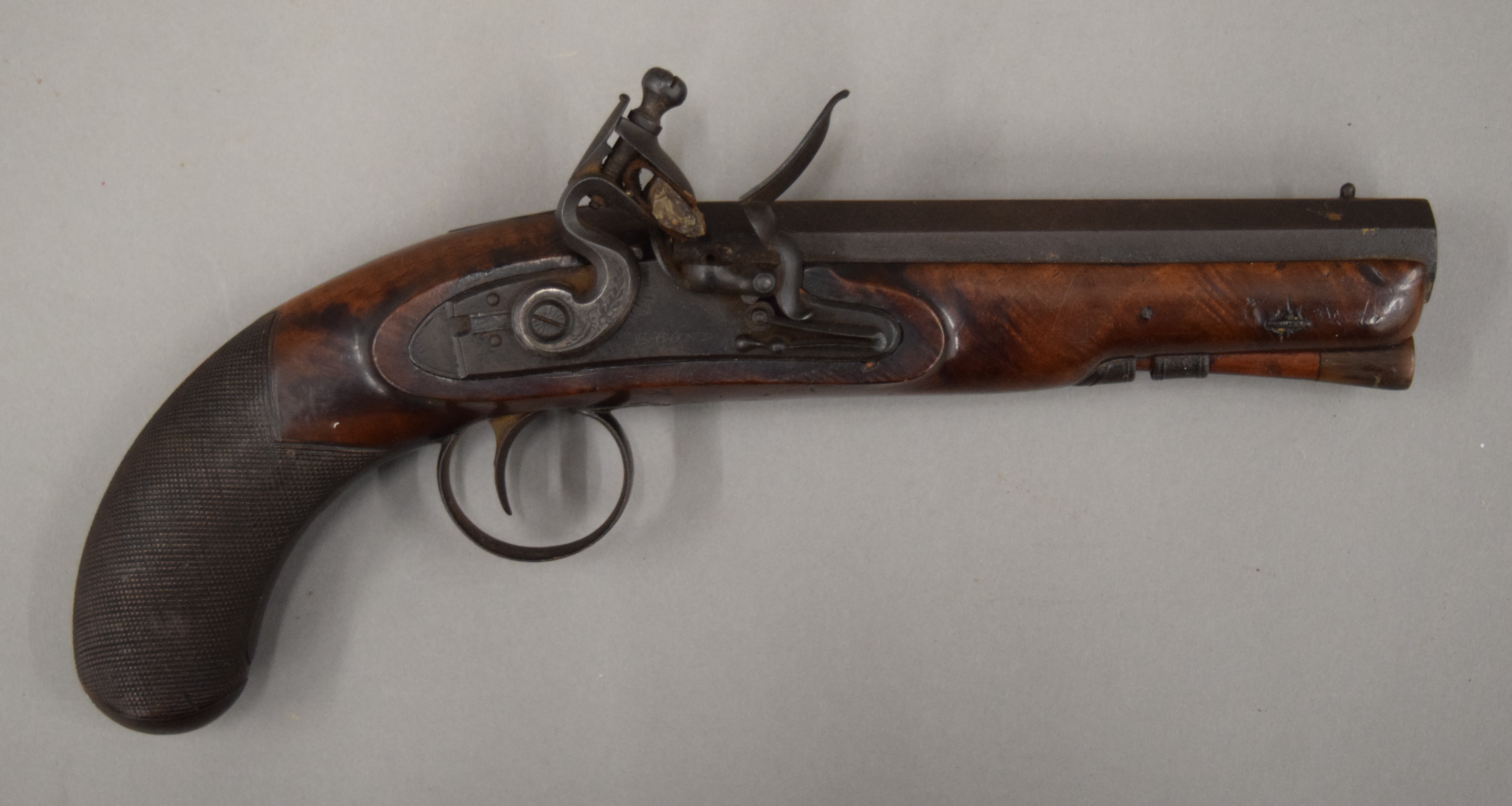 A pair of 19th century flintlock pistols. 27.5 cm long. - Image 2 of 5