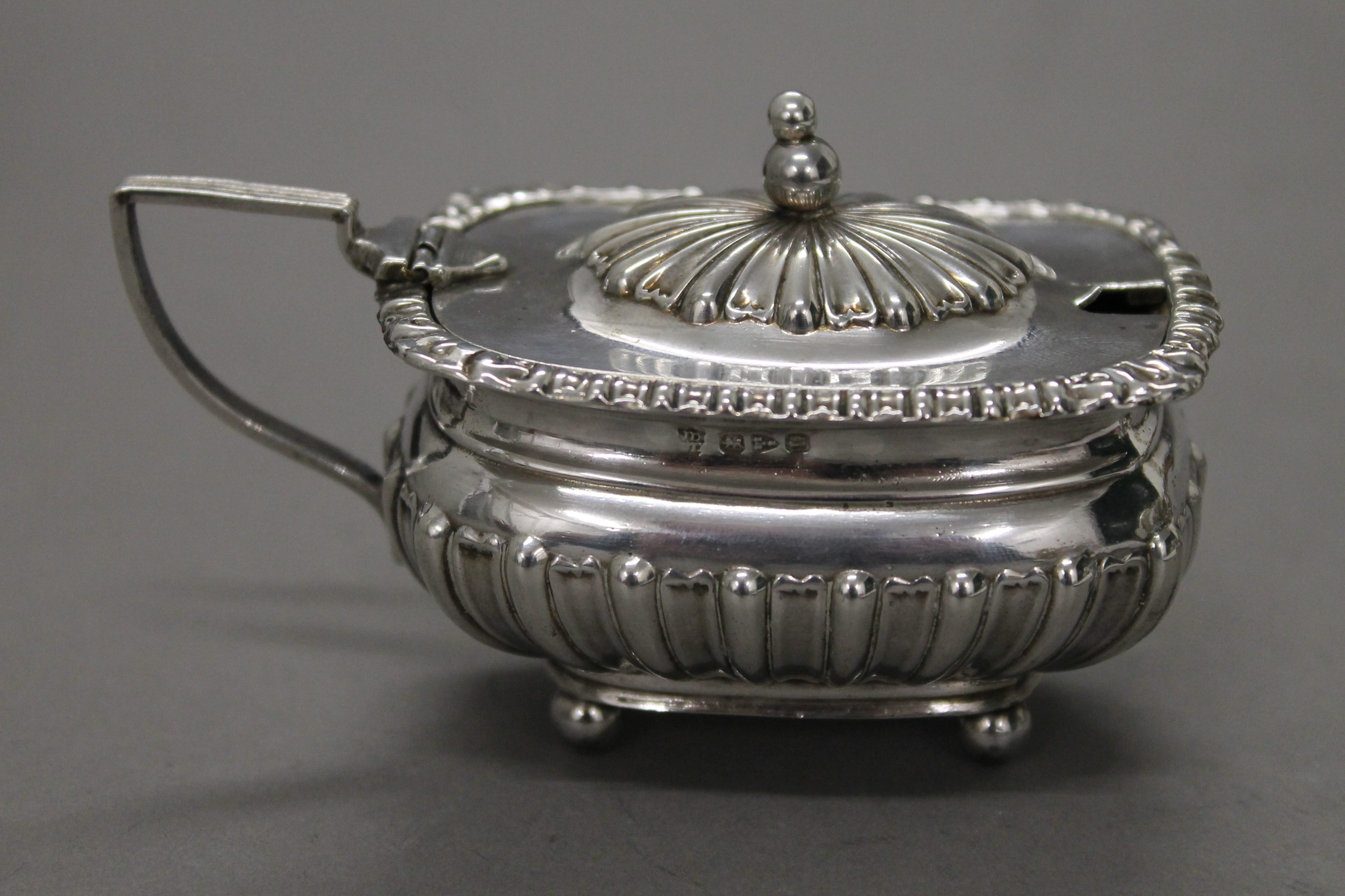 Two silver mustard pots. 89.6 grammes. - Image 2 of 8