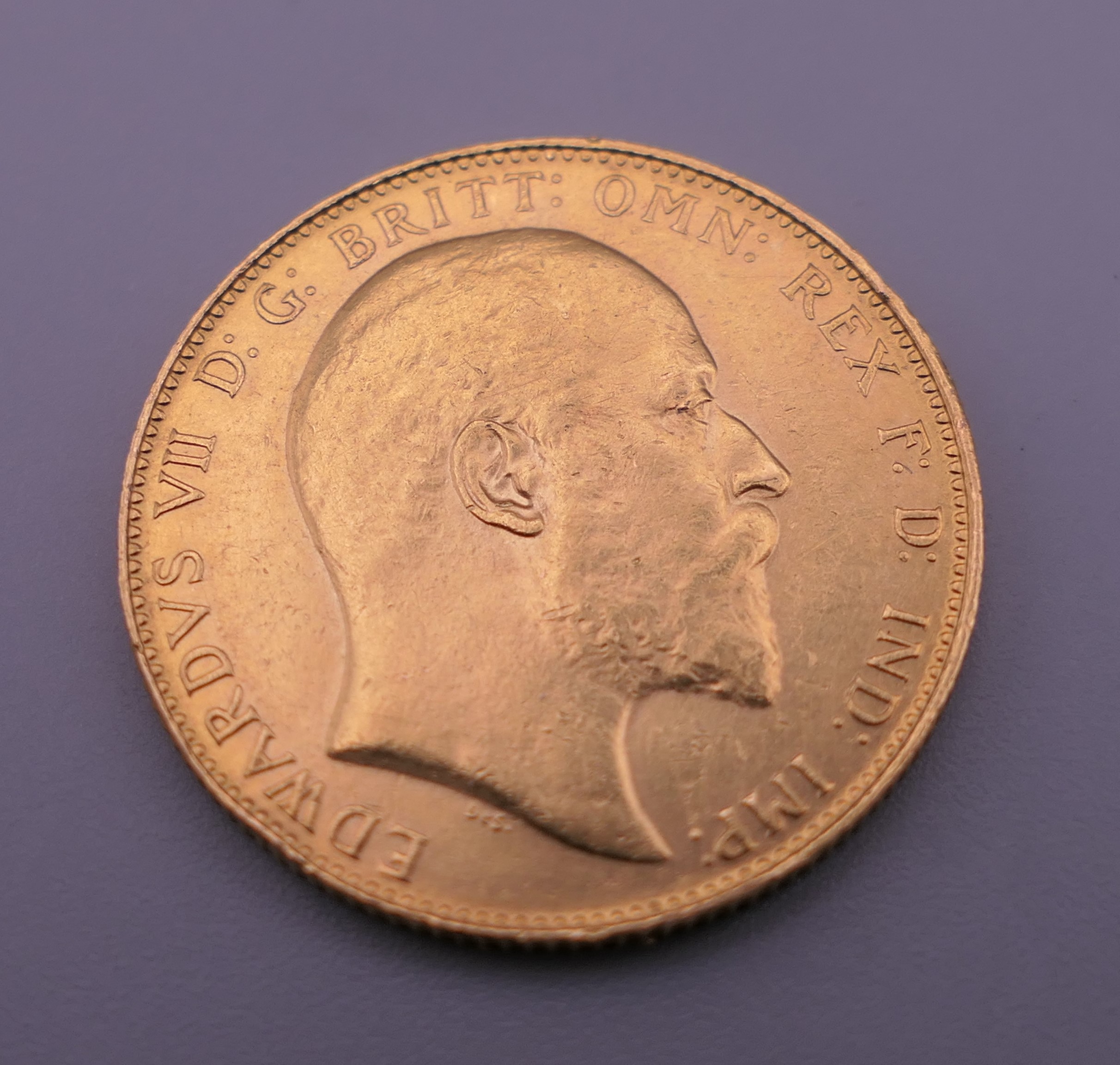 A 1907 sovereign. 8 grammes. - Image 2 of 2