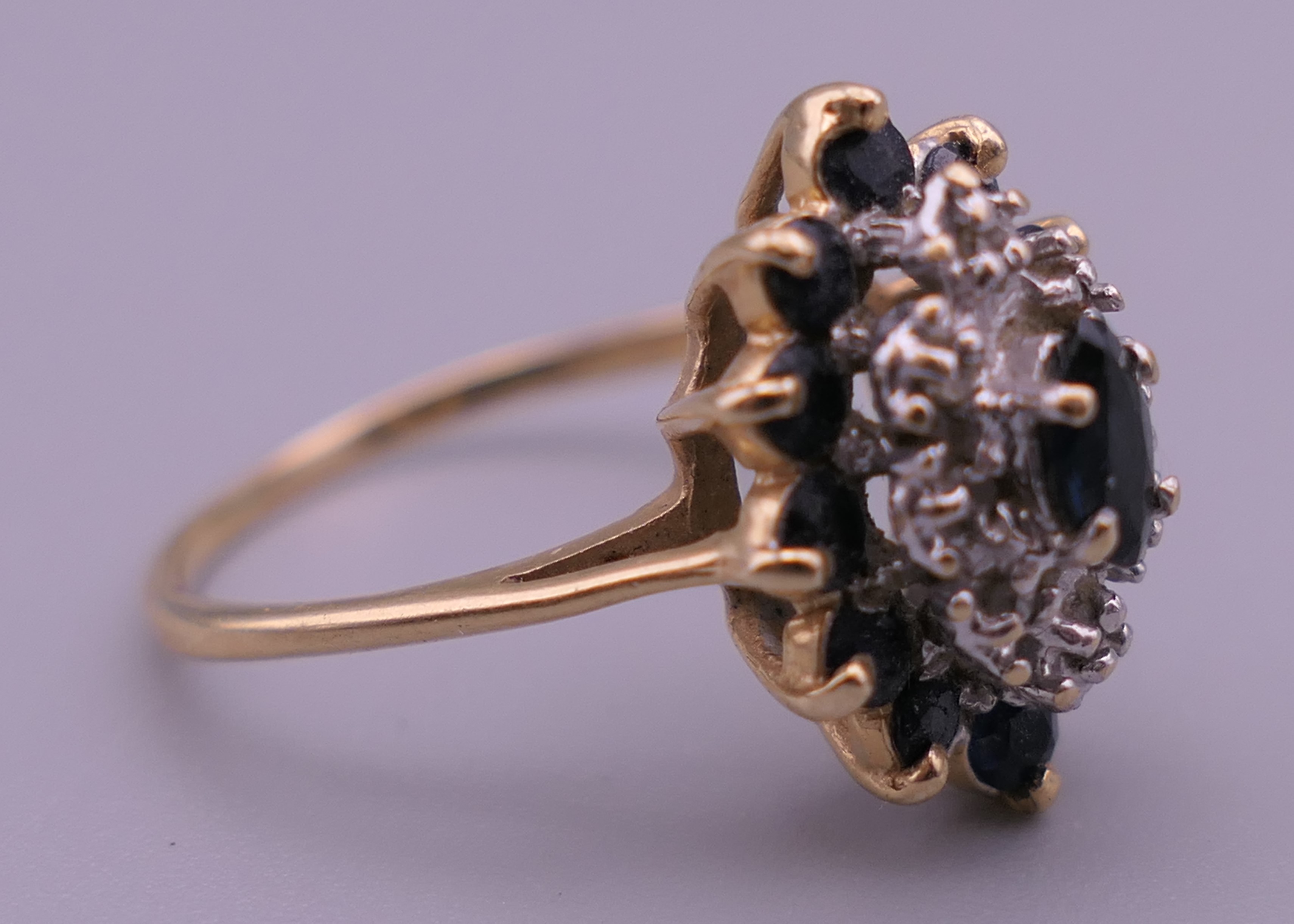 A 14 K gold diamond and sapphire ring. Ring size M/N. 2.8 grammes total weight. - Image 4 of 6