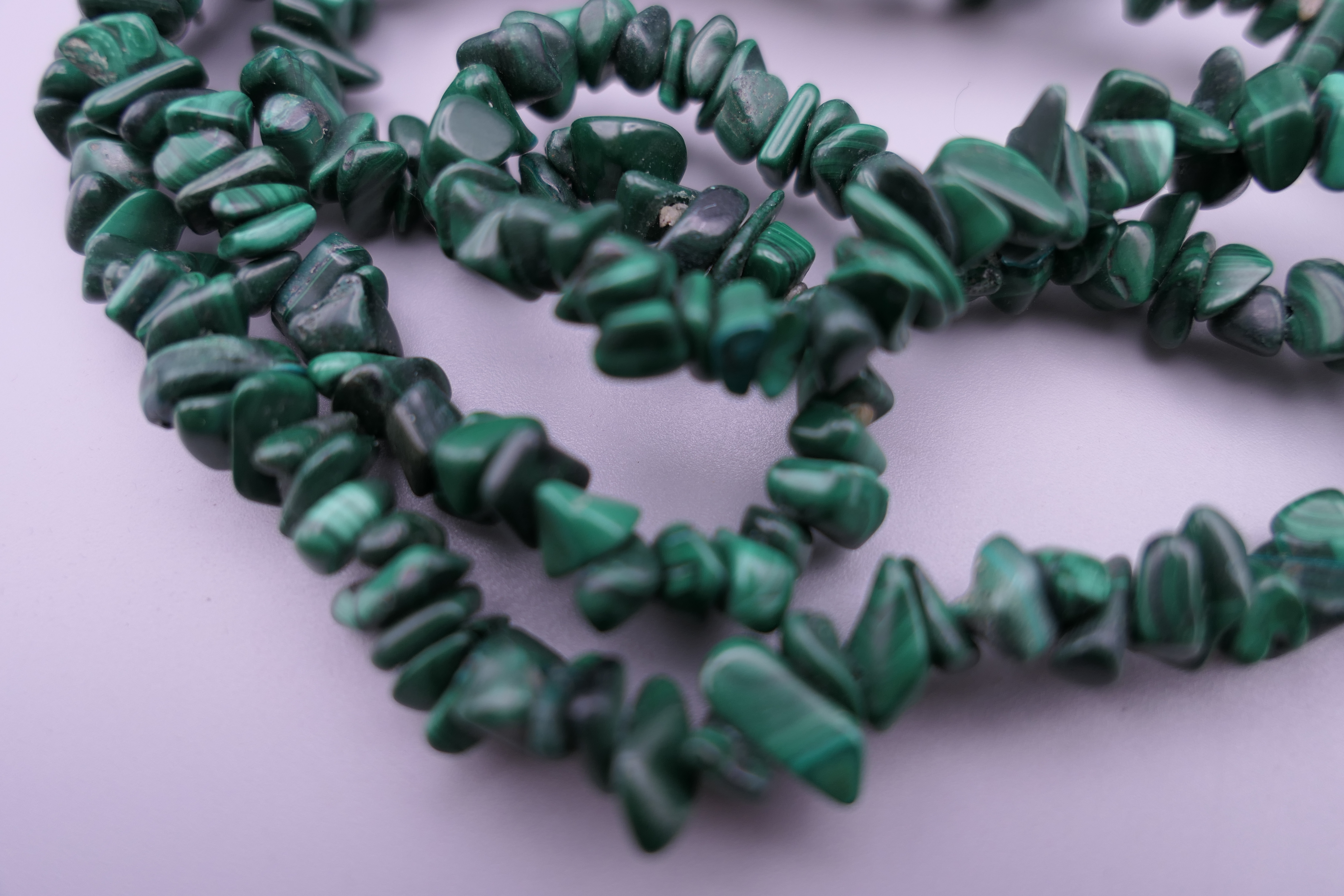 Two malachite necklaces and two other vintage necklaces. - Image 3 of 9