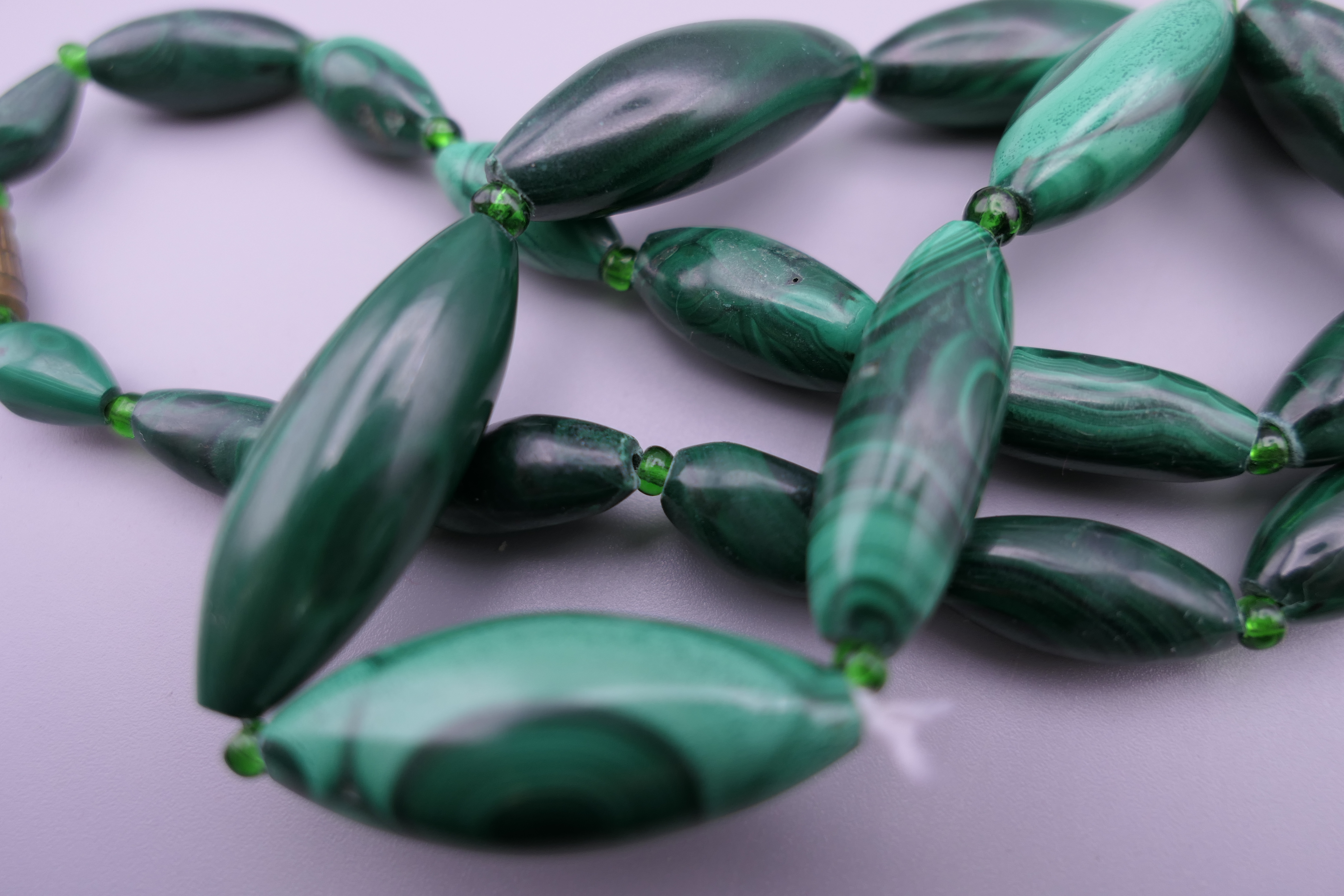 Two malachite necklaces and two other vintage necklaces. - Image 5 of 9