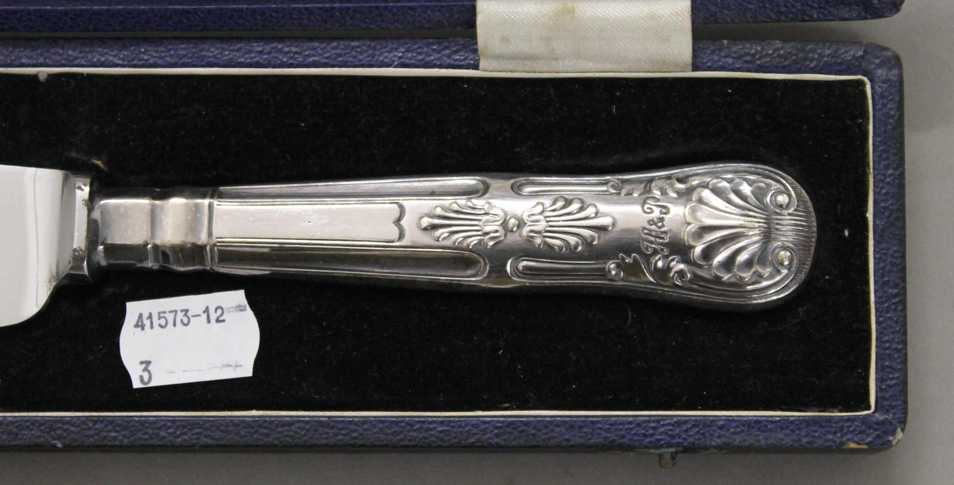 A cased silver plated cake knife inscribed for Huntley and Palmers, - Image 6 of 7