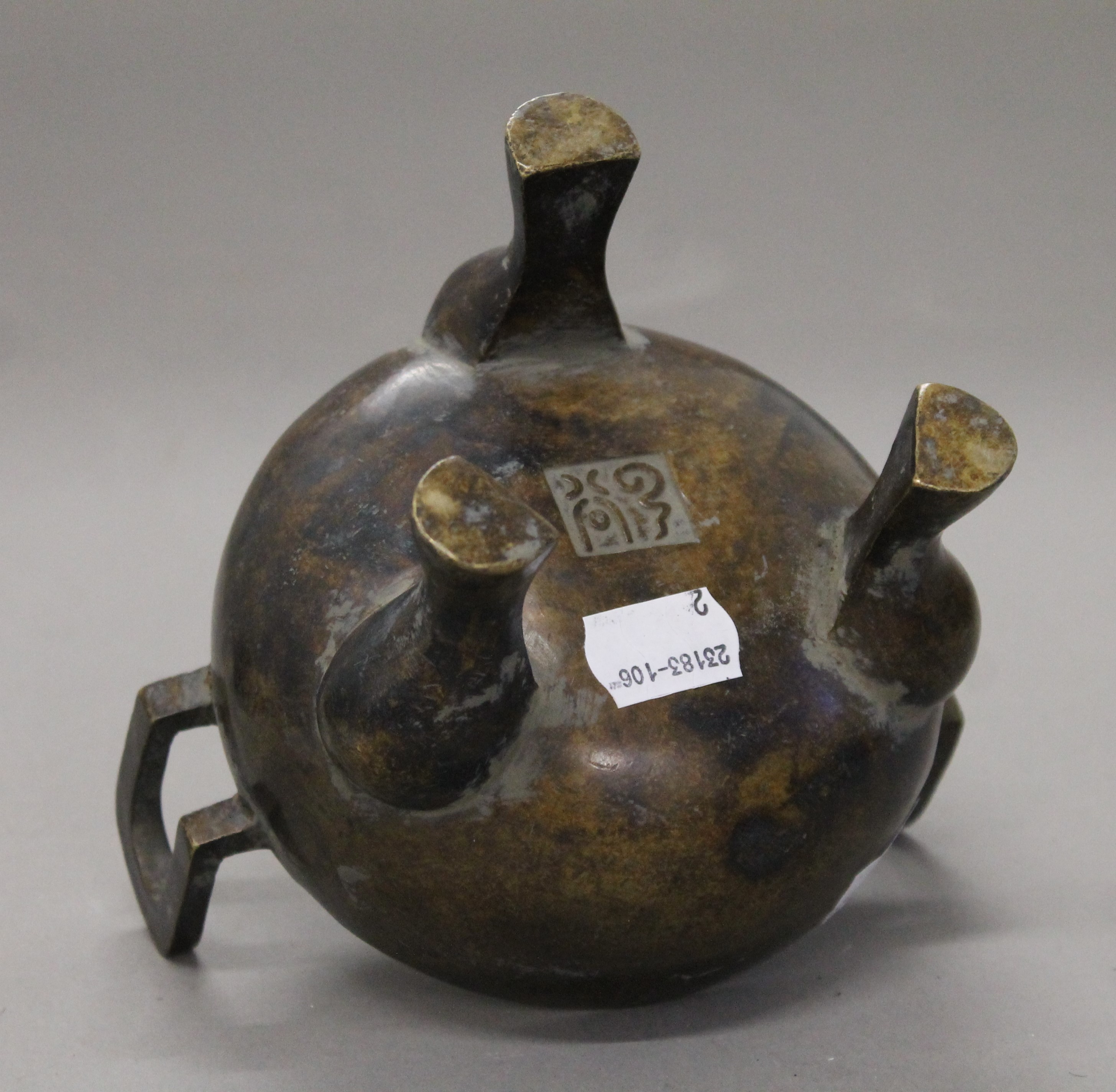 A Chinese bronze lidded censer. 14 cm wide. - Image 5 of 6