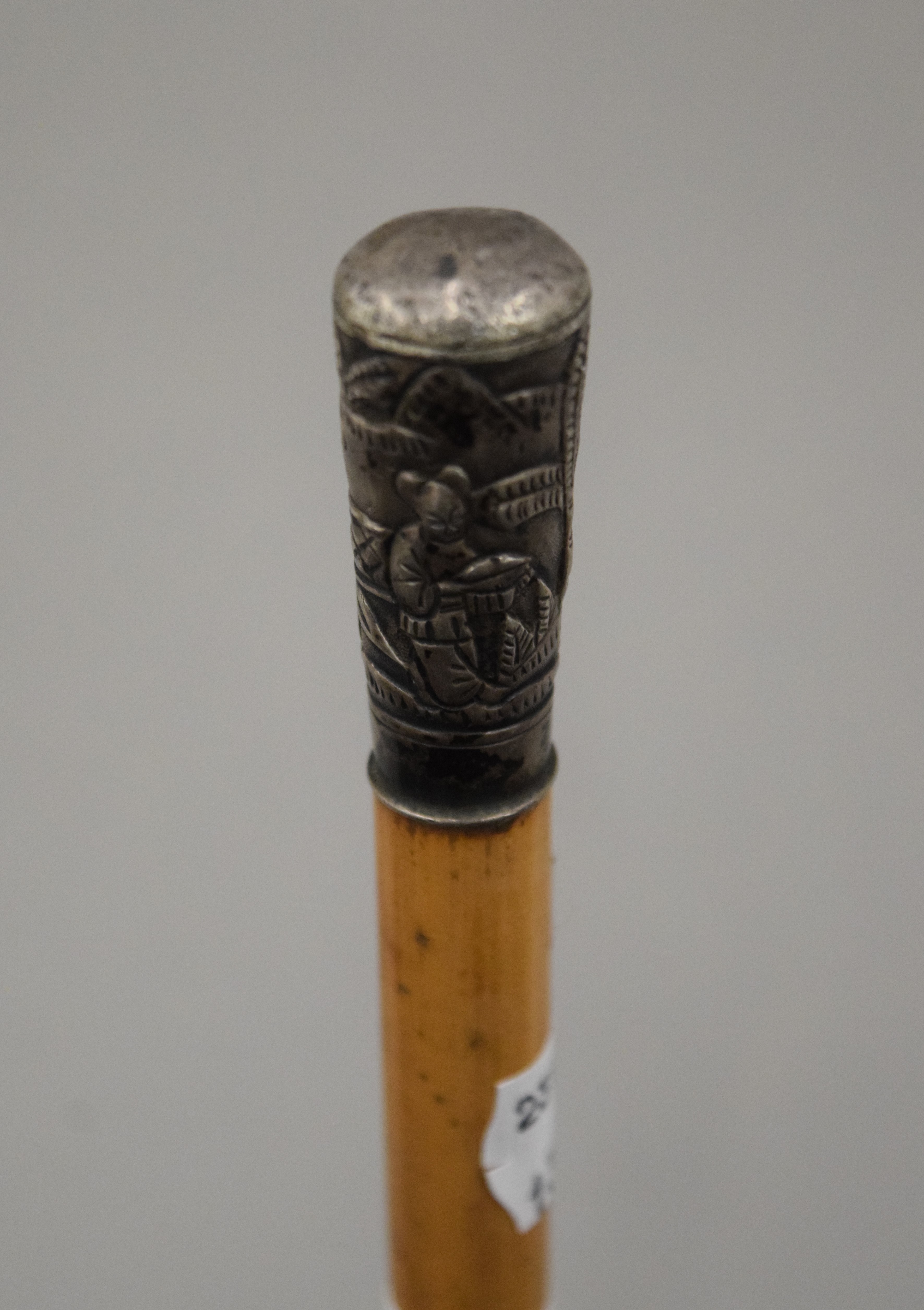 A Chinese silver topped walking cane. 81 cm long. - Image 2 of 3